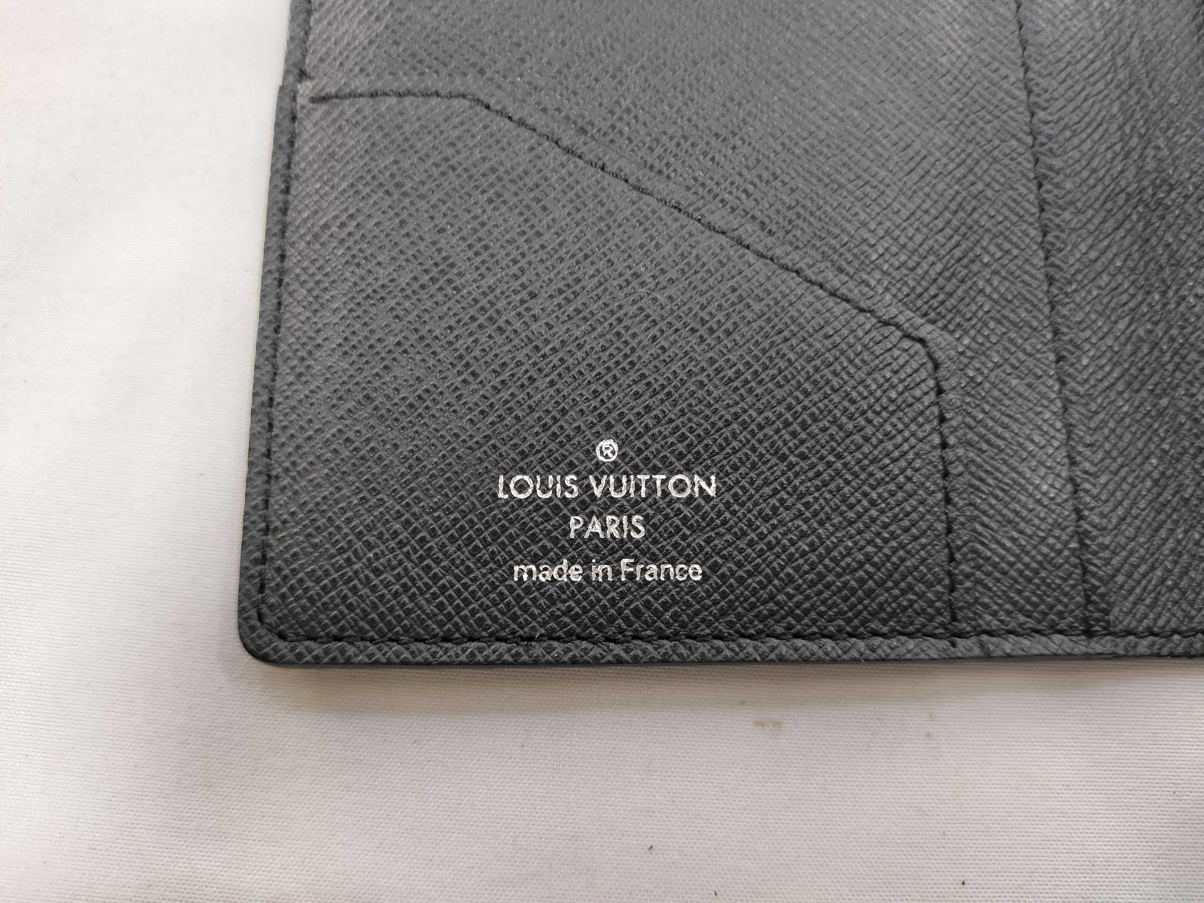 Taiga Louis Vuitton Portefeuille Braza Taiga Billfold — view 9