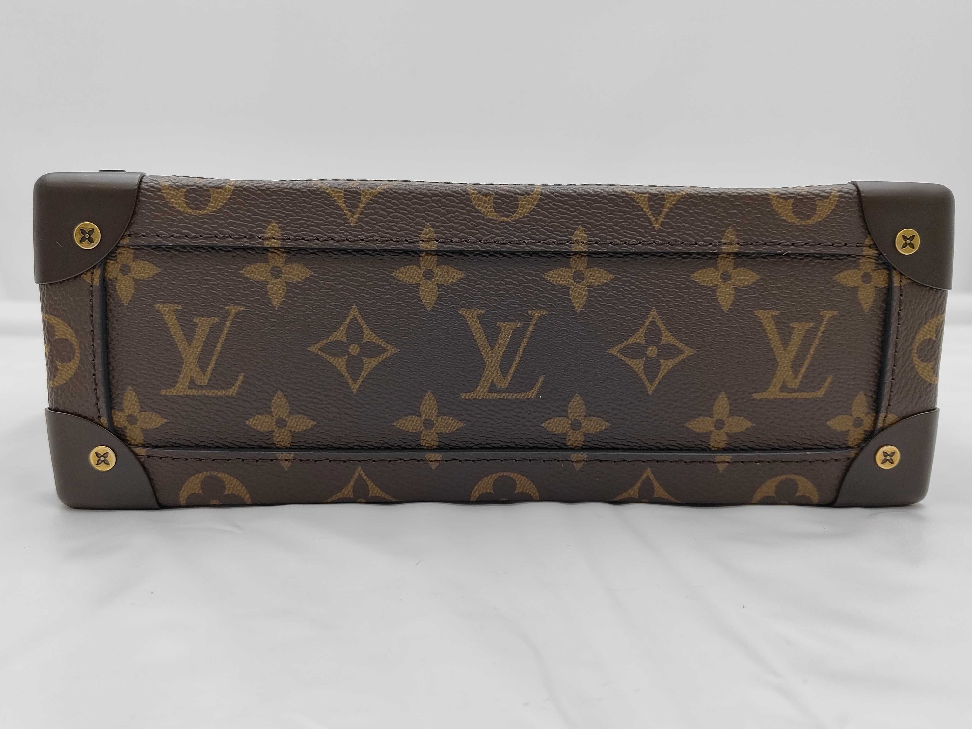 Monogram Chess Slim Soft Trunk M20871 Shoulder Bag with Box — view 5