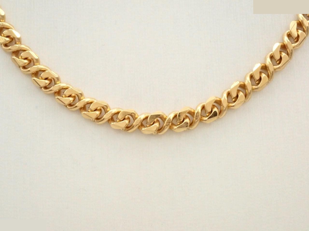 Other lines: Precious metals, necklaces, pendants, chain approximately 38cm