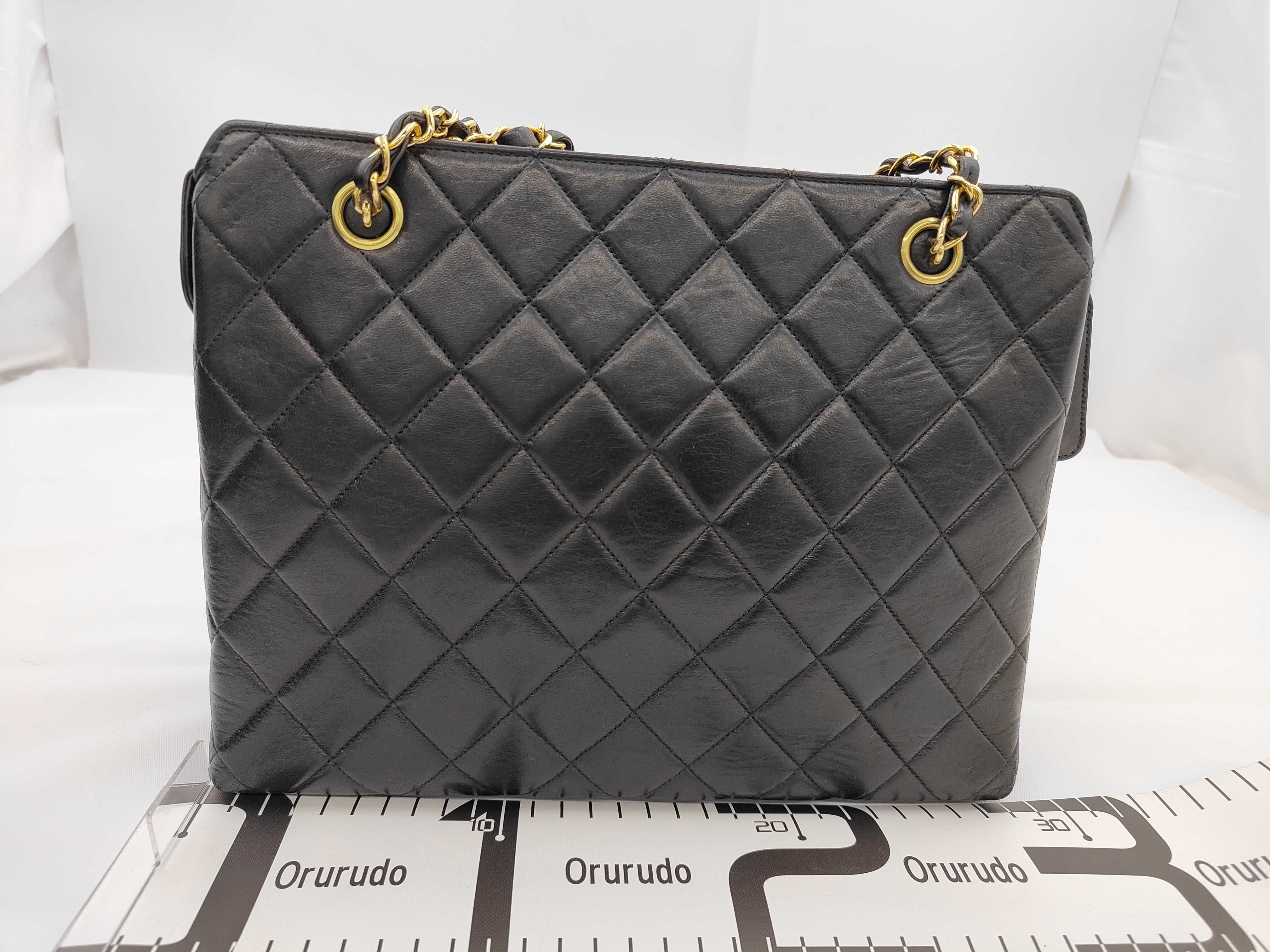 Matelassé Outside Flap Turnlock Chain Bag — view 2