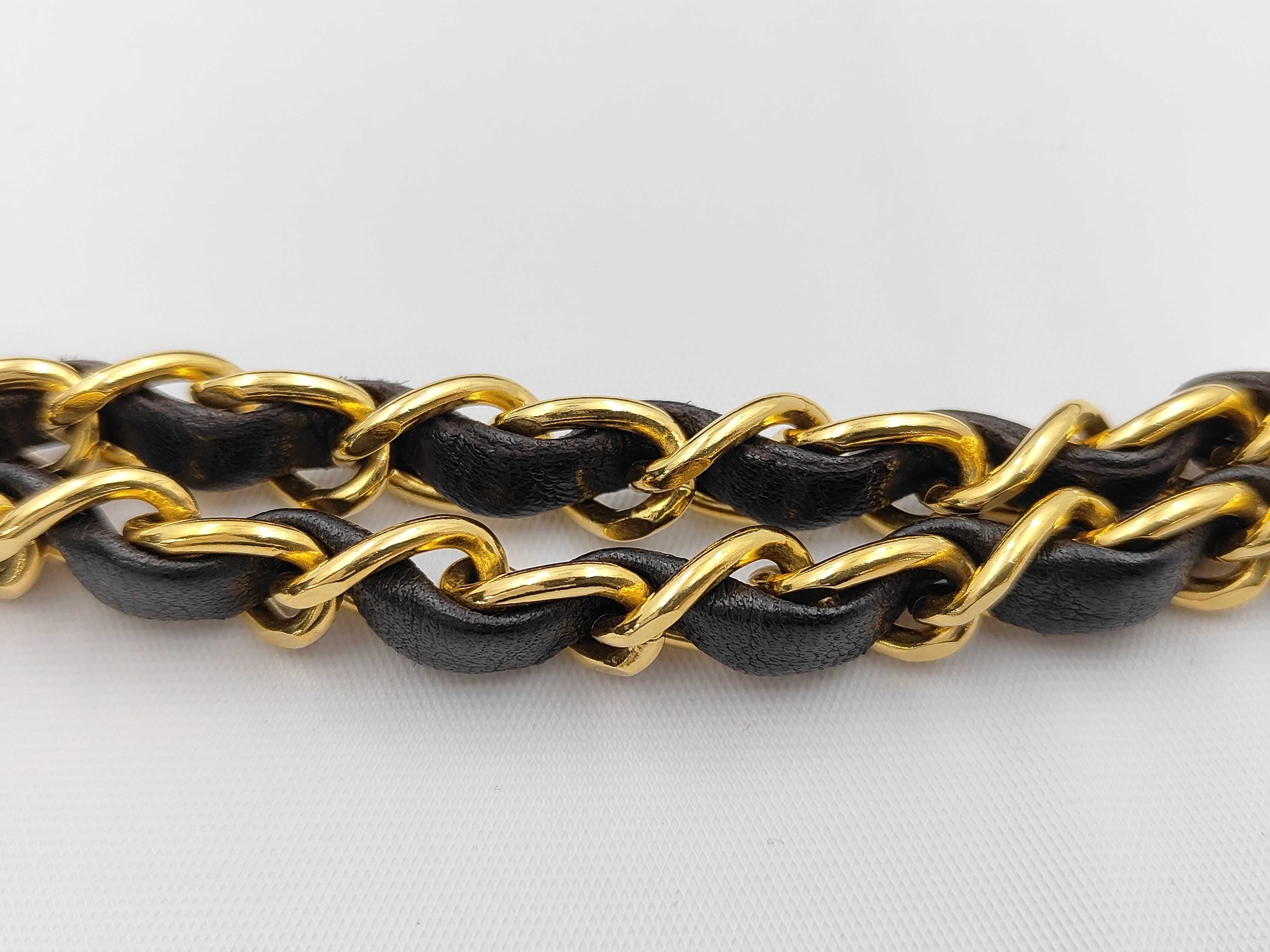 Matelassé Outside Flap Turnlock Chain Bag — view 4