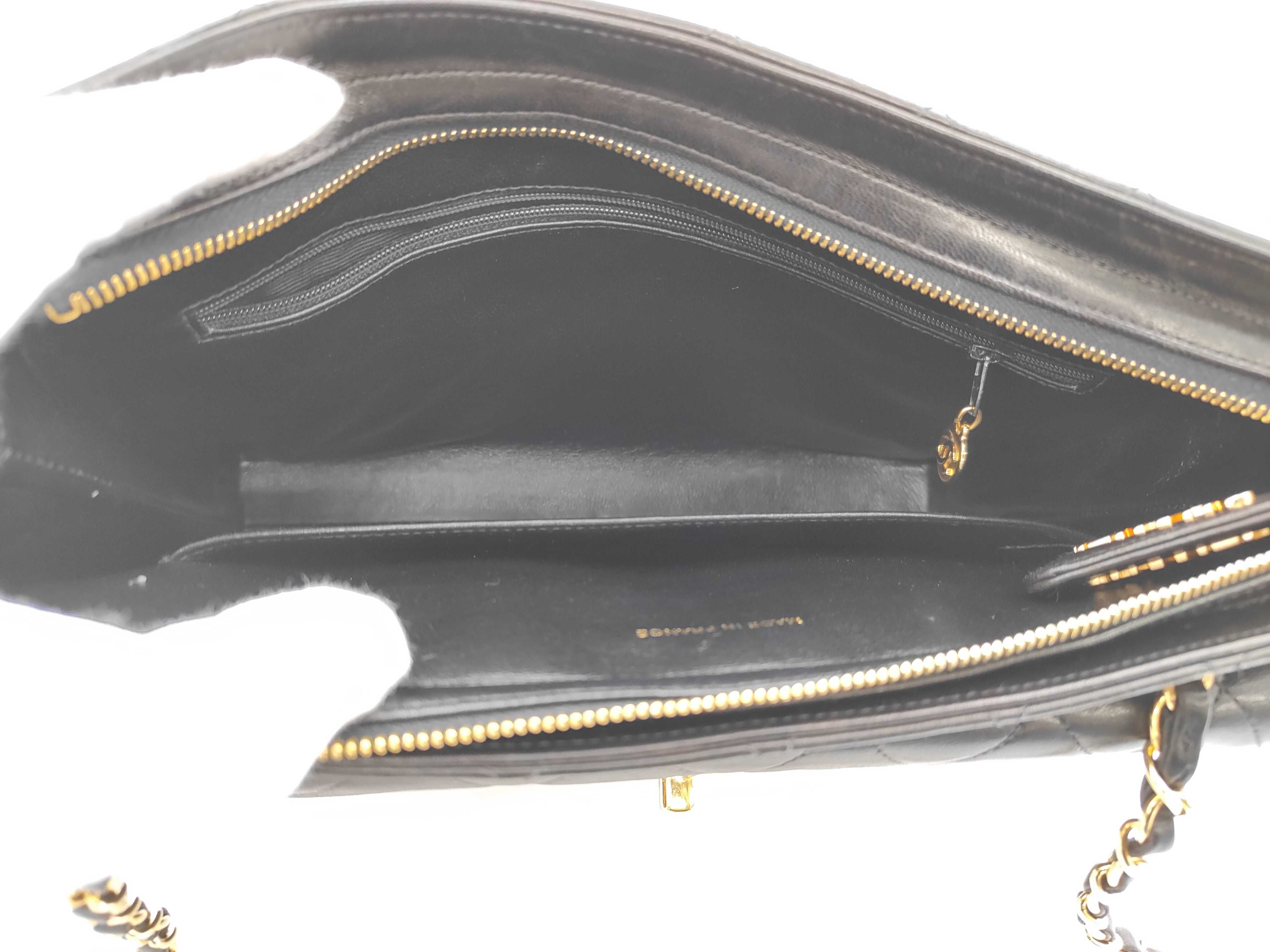 Matelassé Outside Flap Turnlock Chain Bag — view 9