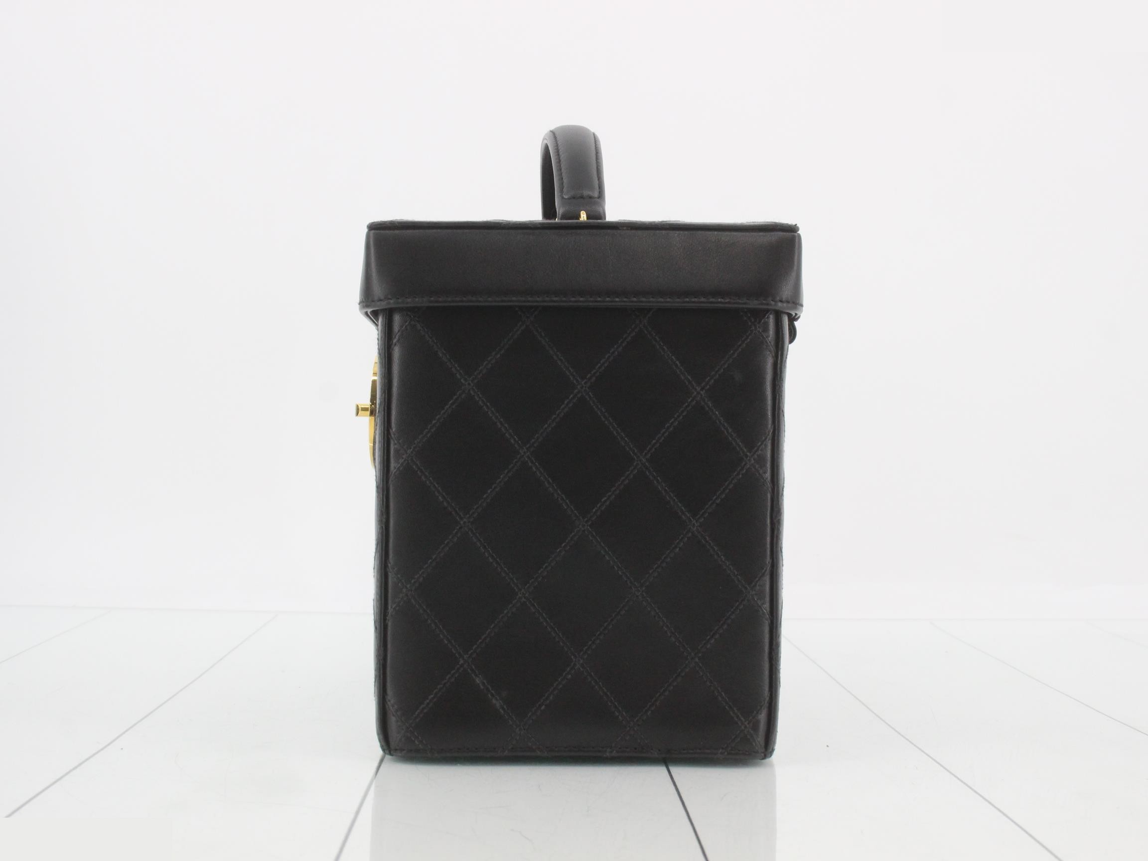 Bicolore Box Vanity Bag, Leather, Turn-Lock, 2-Way Handbag — view 3