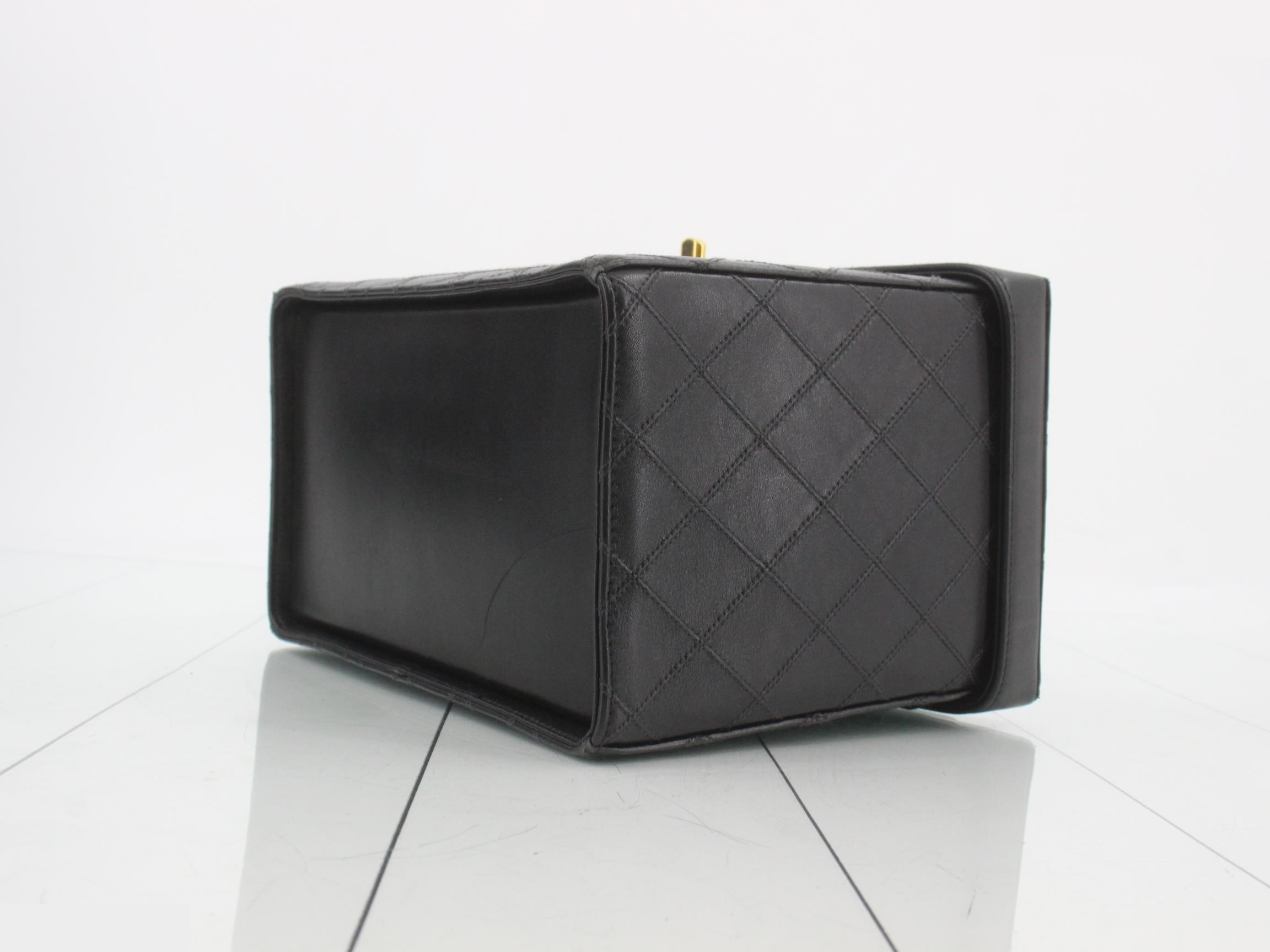 Bicolore Box Vanity Bag, Leather, Turn-Lock, 2-Way Handbag — view 6