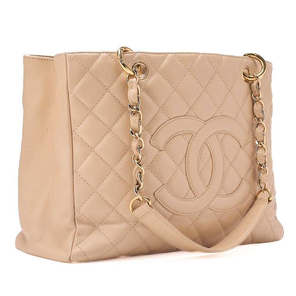 Caviar leather Matelassé GST chain shoulder bag, beige, gold hardware. — view 3