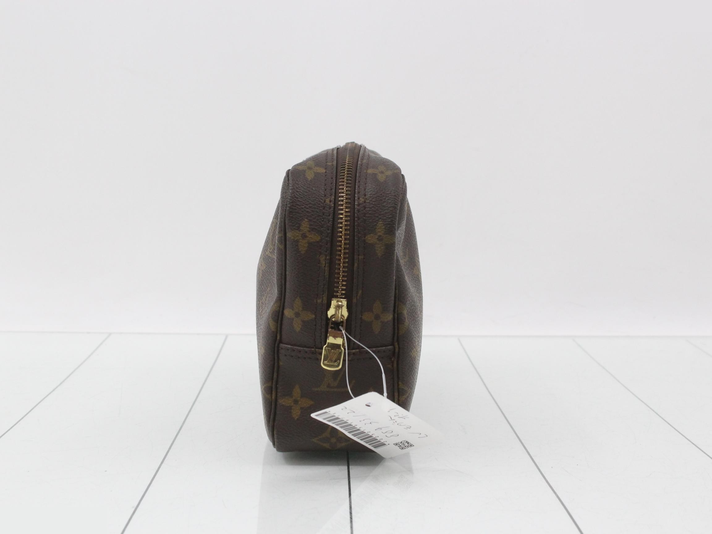 Monogram Pouch, Trousse Toilette 23 — view 4