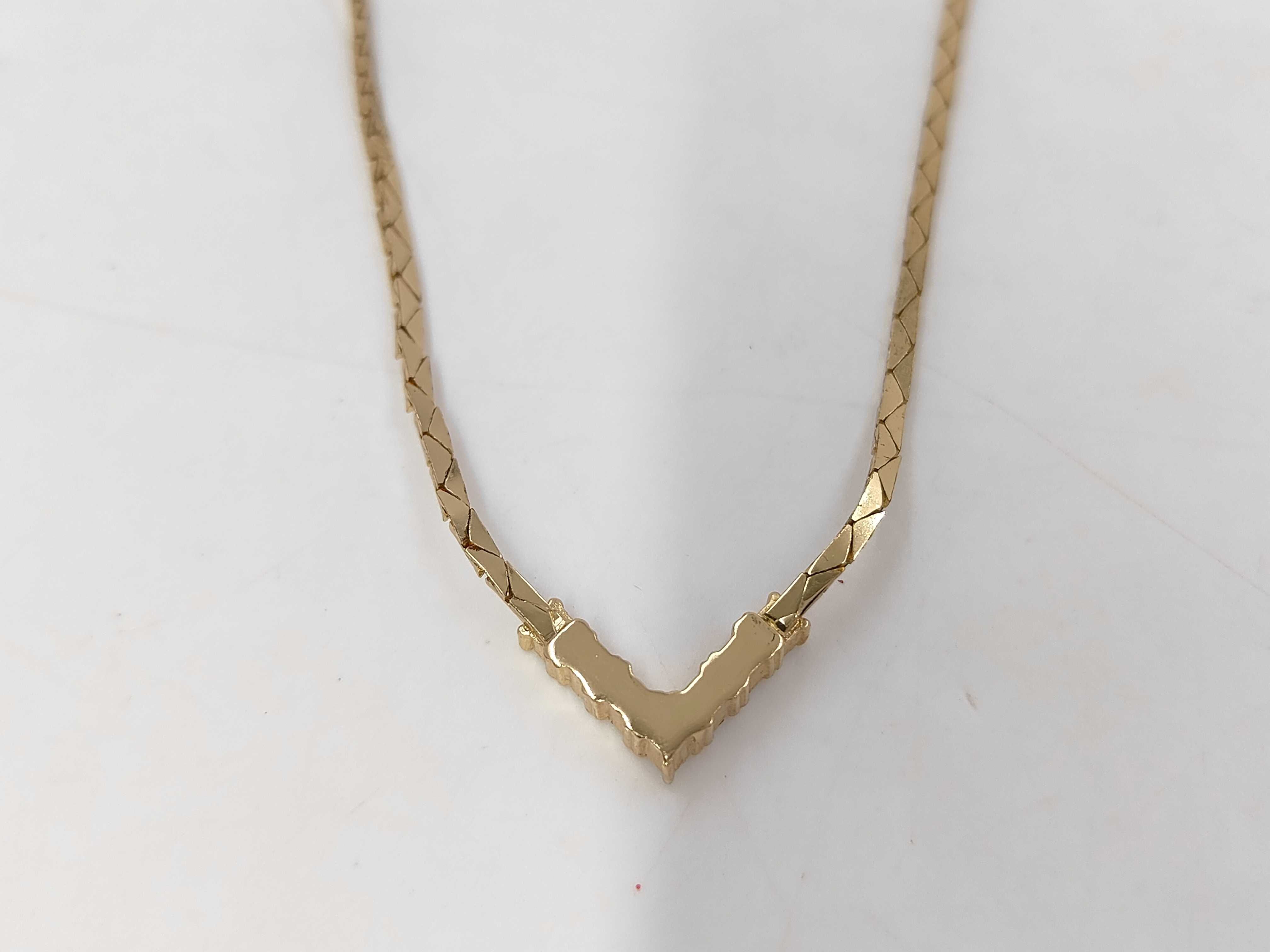 Necklace — view 2