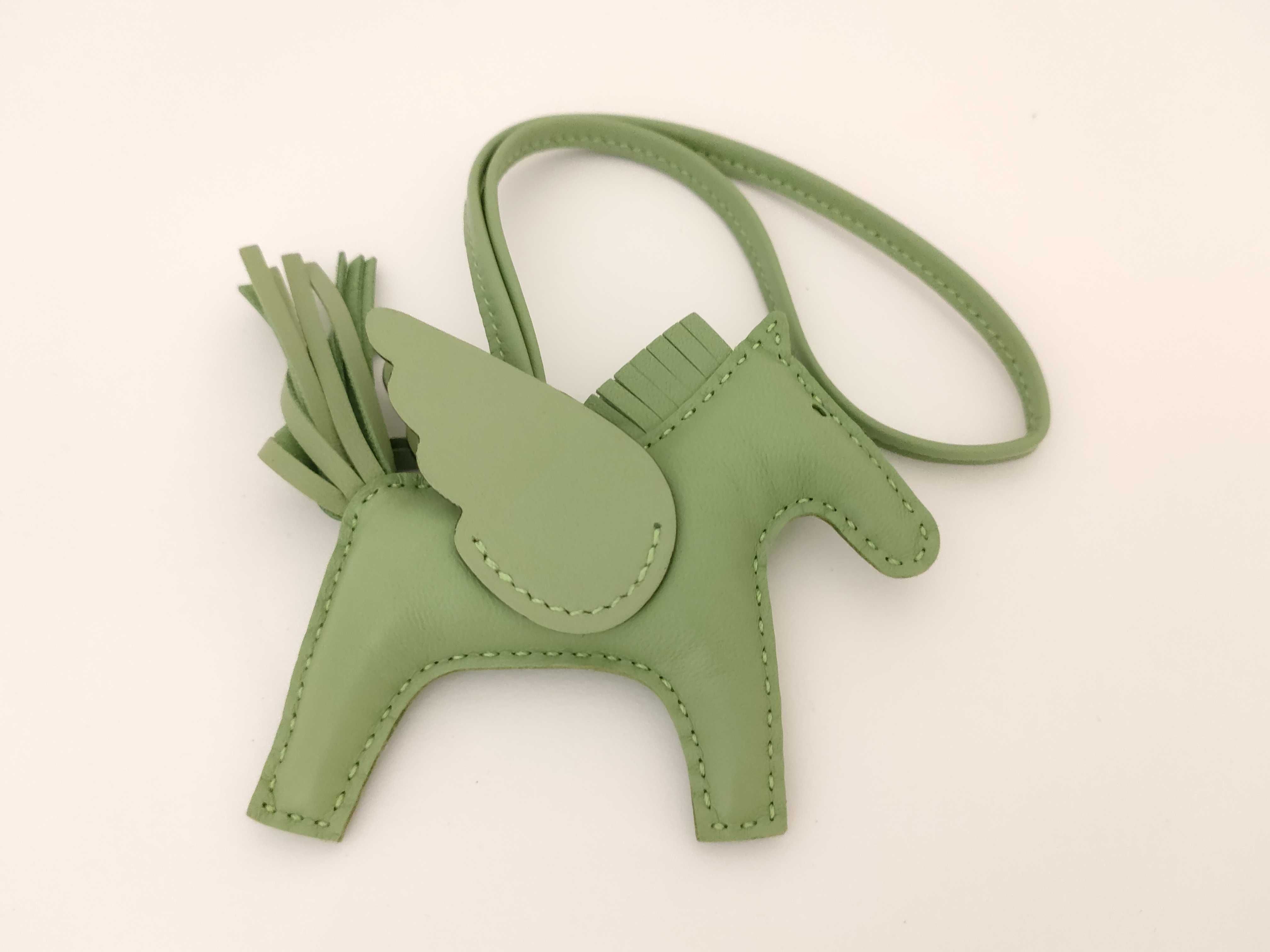 Pegasus PM Vert Cricket B stamp Hermes Unused Charm — view 2
