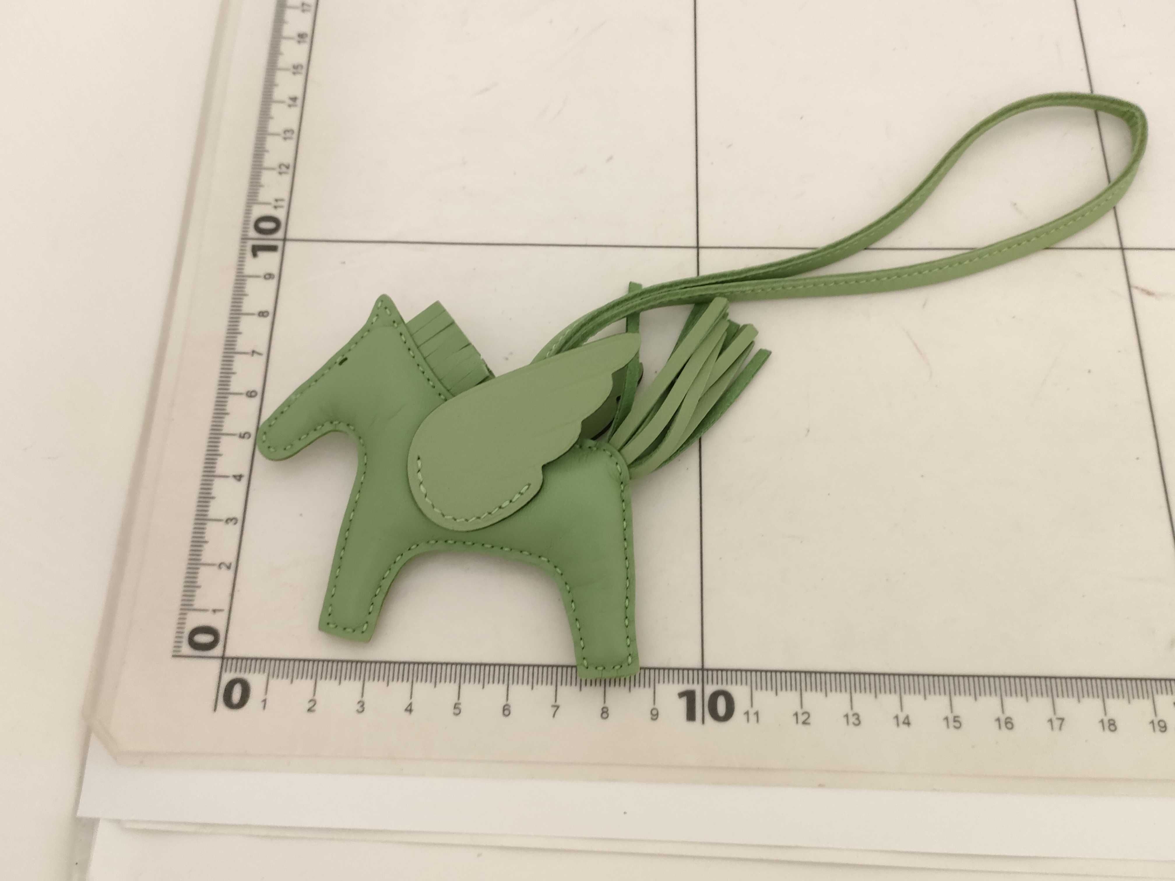 Pegasus PM Vert Cricket B stamp Hermes Unused Charm — view 8