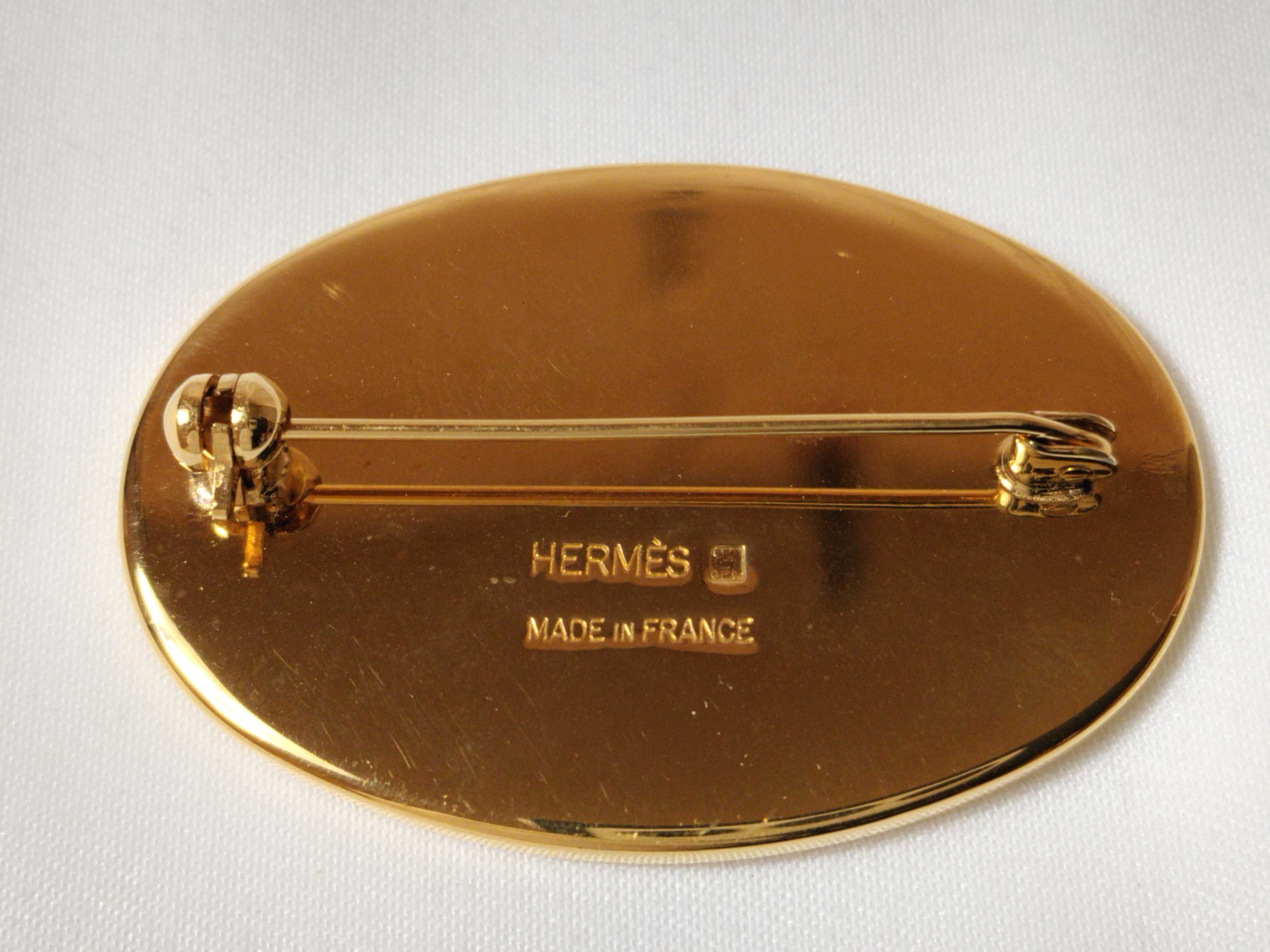 brooch, enamel brooch — view 2