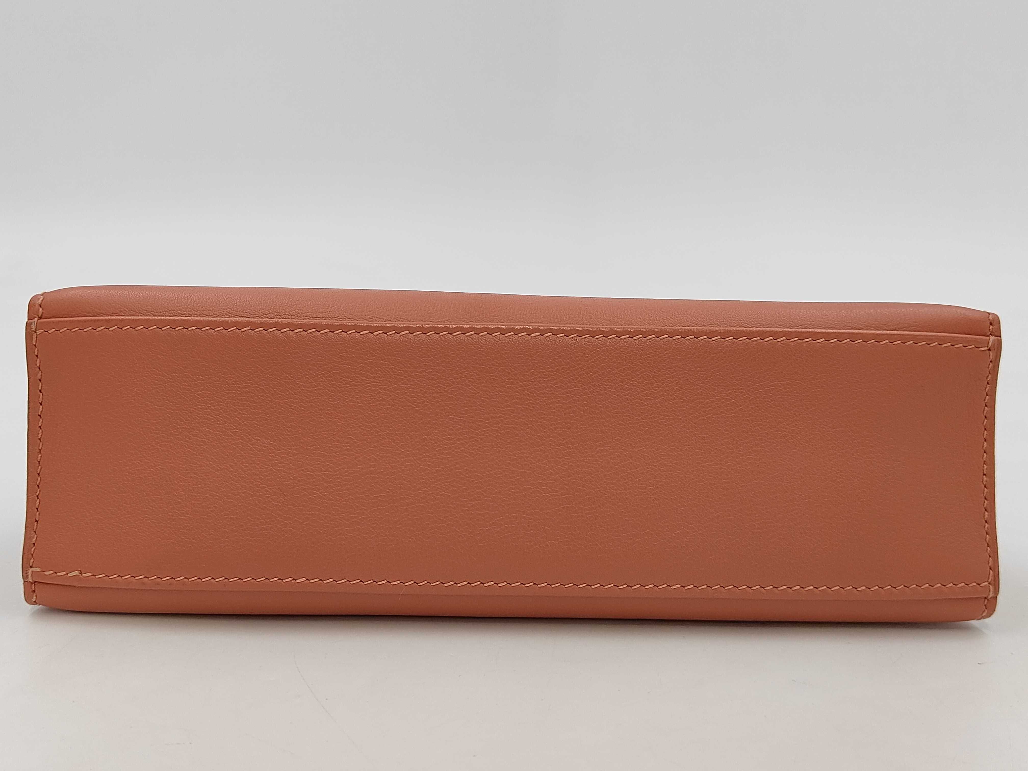 Kelly Pochette Gold Hardware L Handbag — view 3