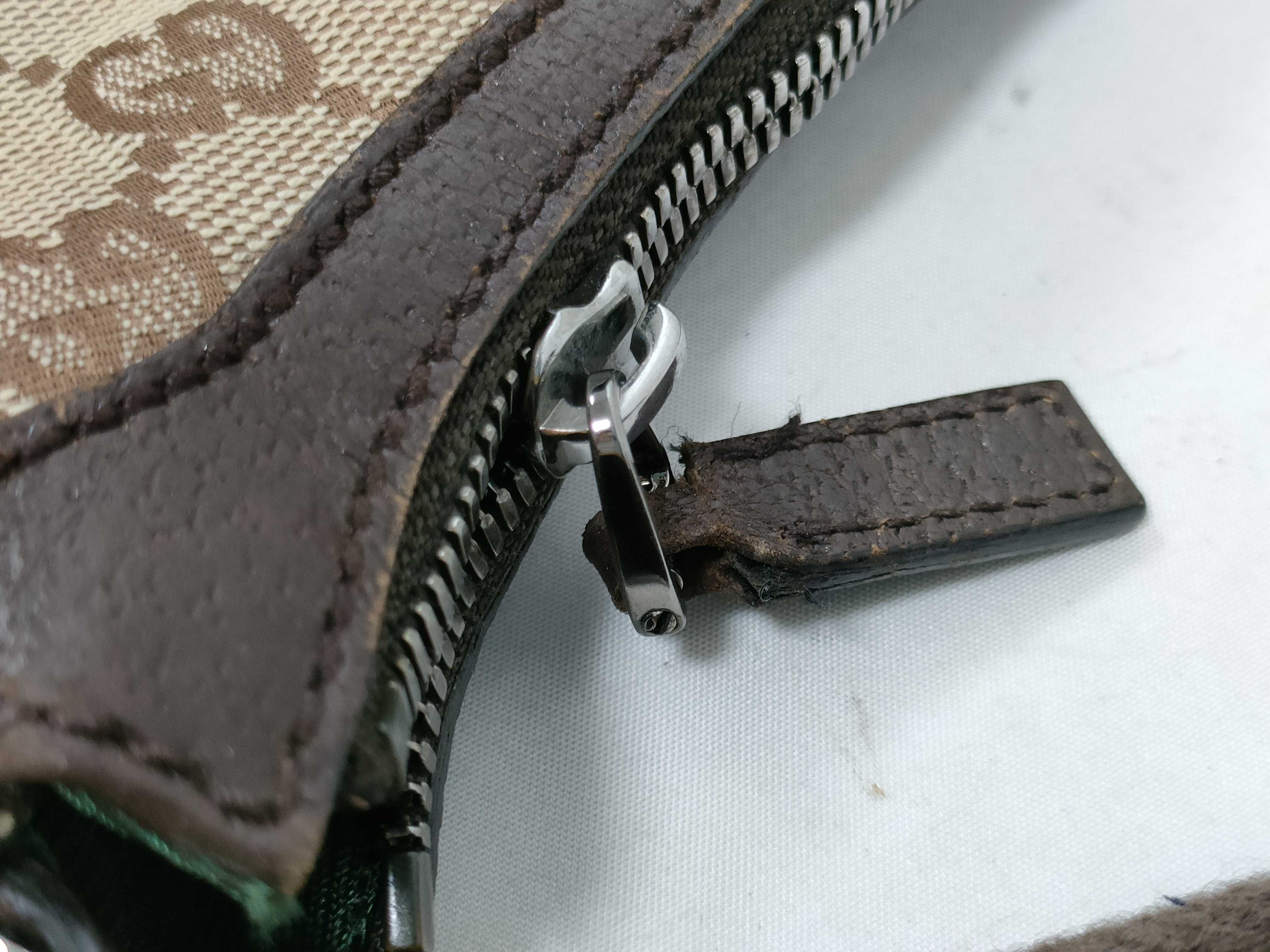 GG Canvas Shoulder Bag — view 7