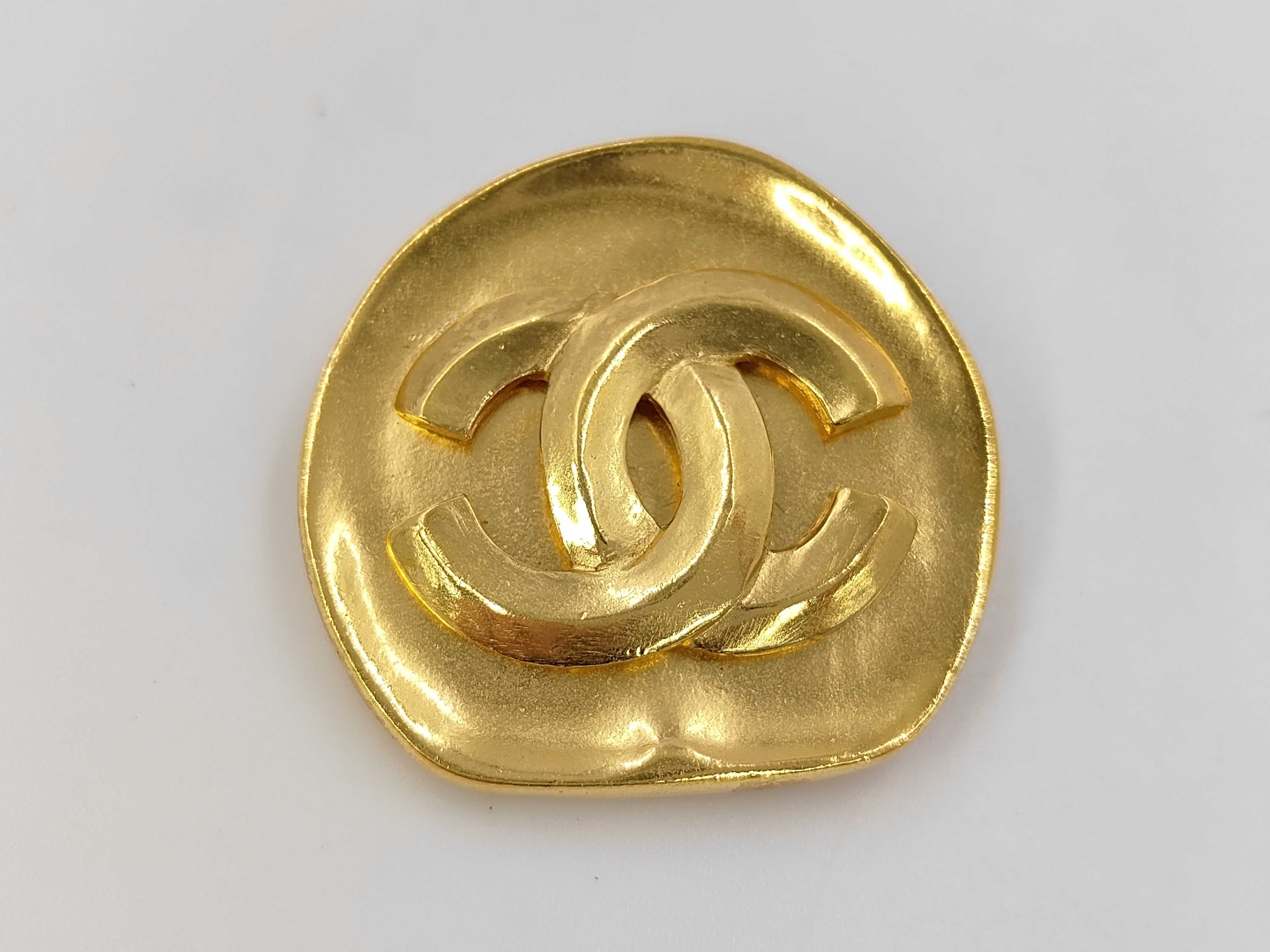 brooch