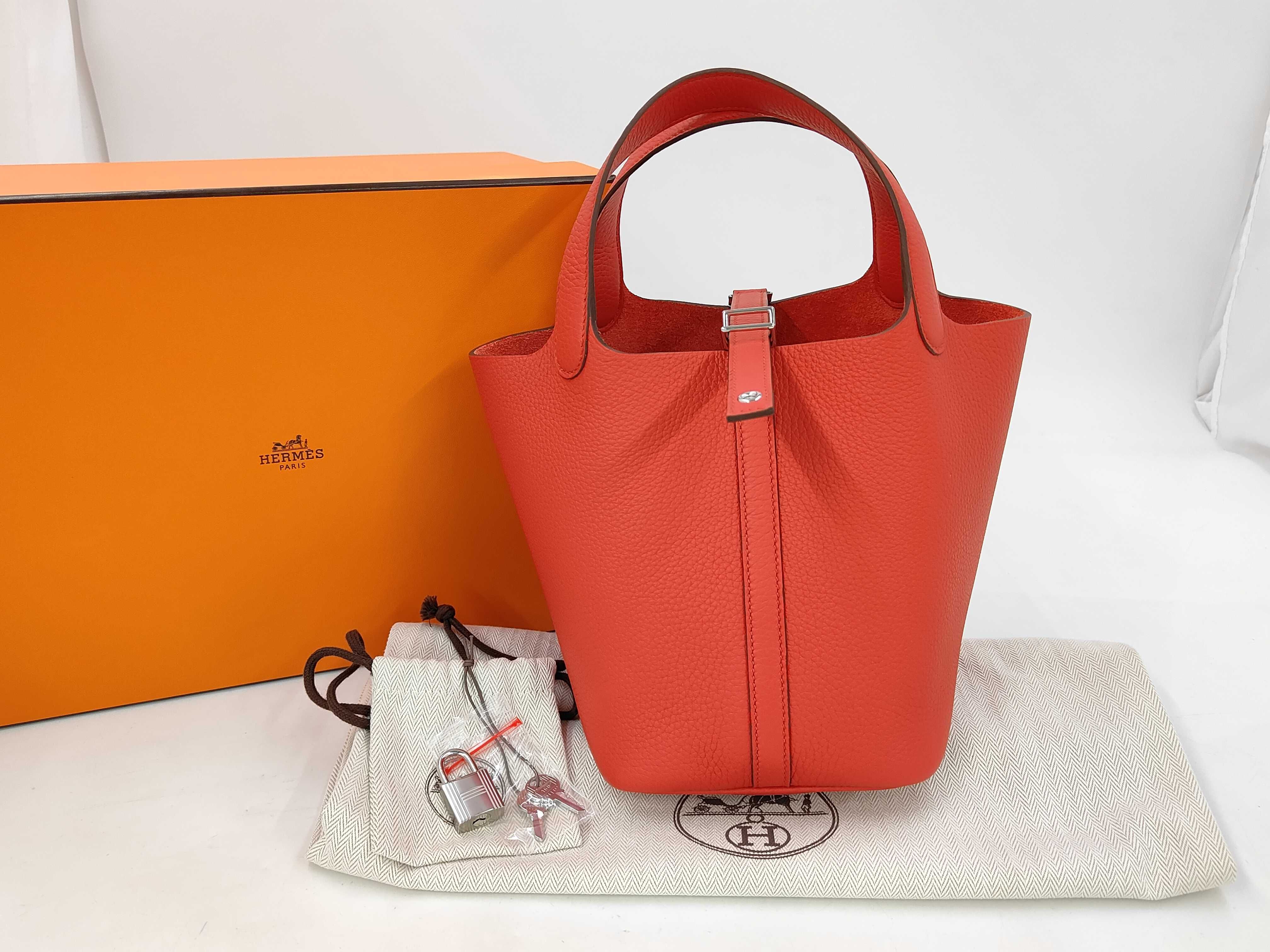 Picotin Lock 18 PM Taurillon Clemence Leather, Silver Hardware, G Stamp, Handbag