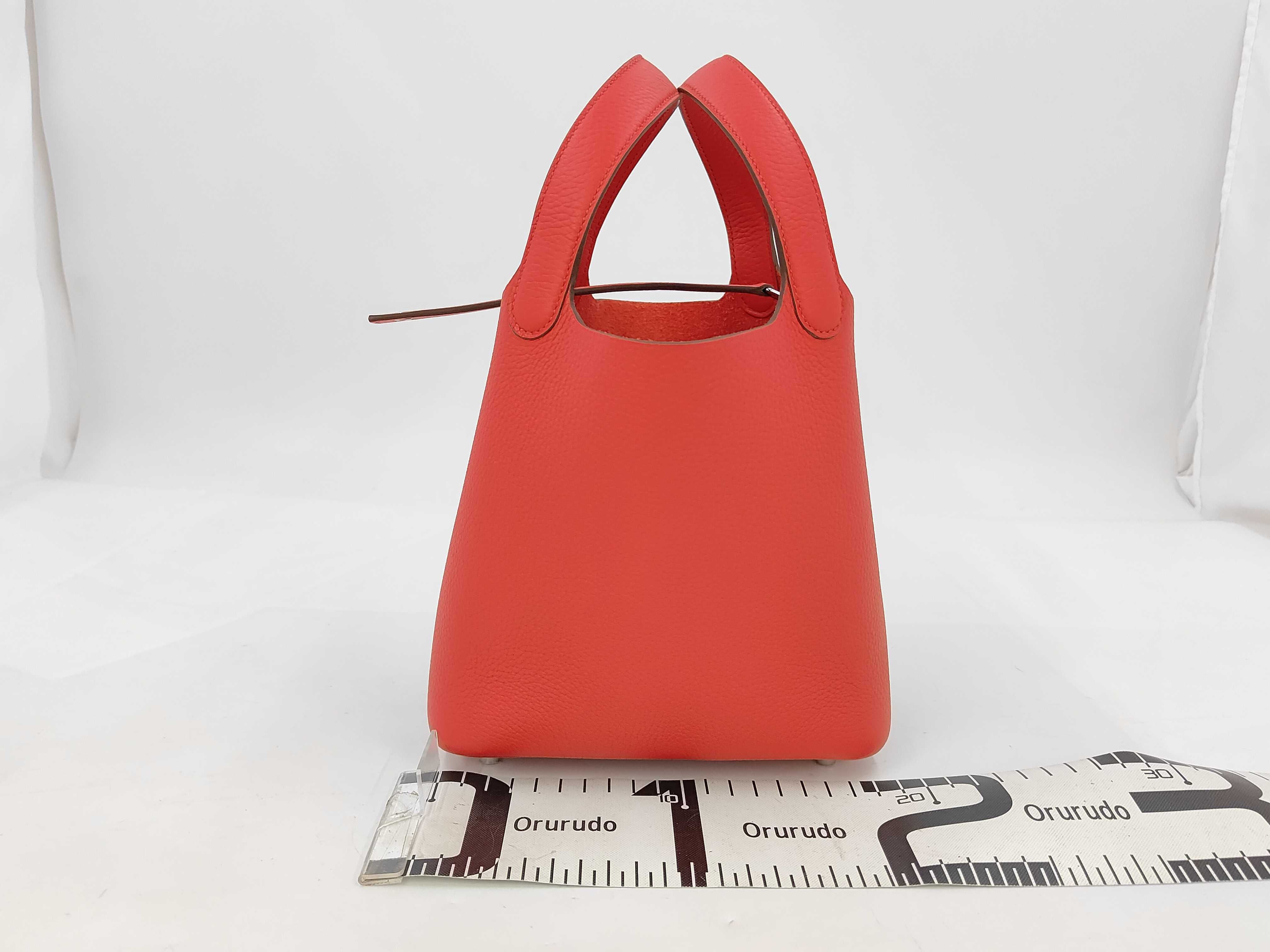 Picotin Lock 18 PM Taurillon Clemence Leather, Silver Hardware, G Stamp, Handbag — view 2