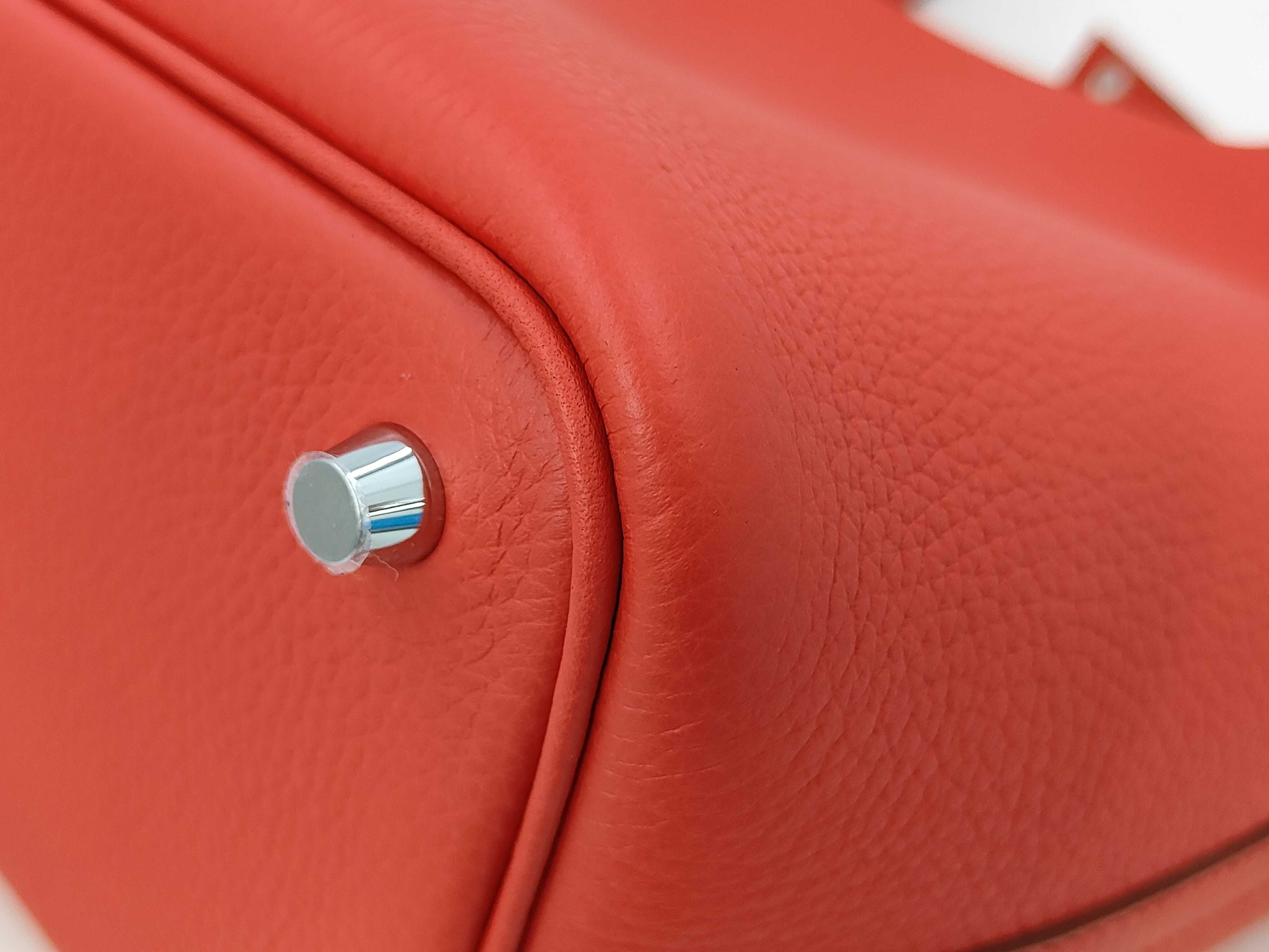 Picotin Lock 18 PM Taurillon Clemence Leather, Silver Hardware, G Stamp, Handbag — view 3