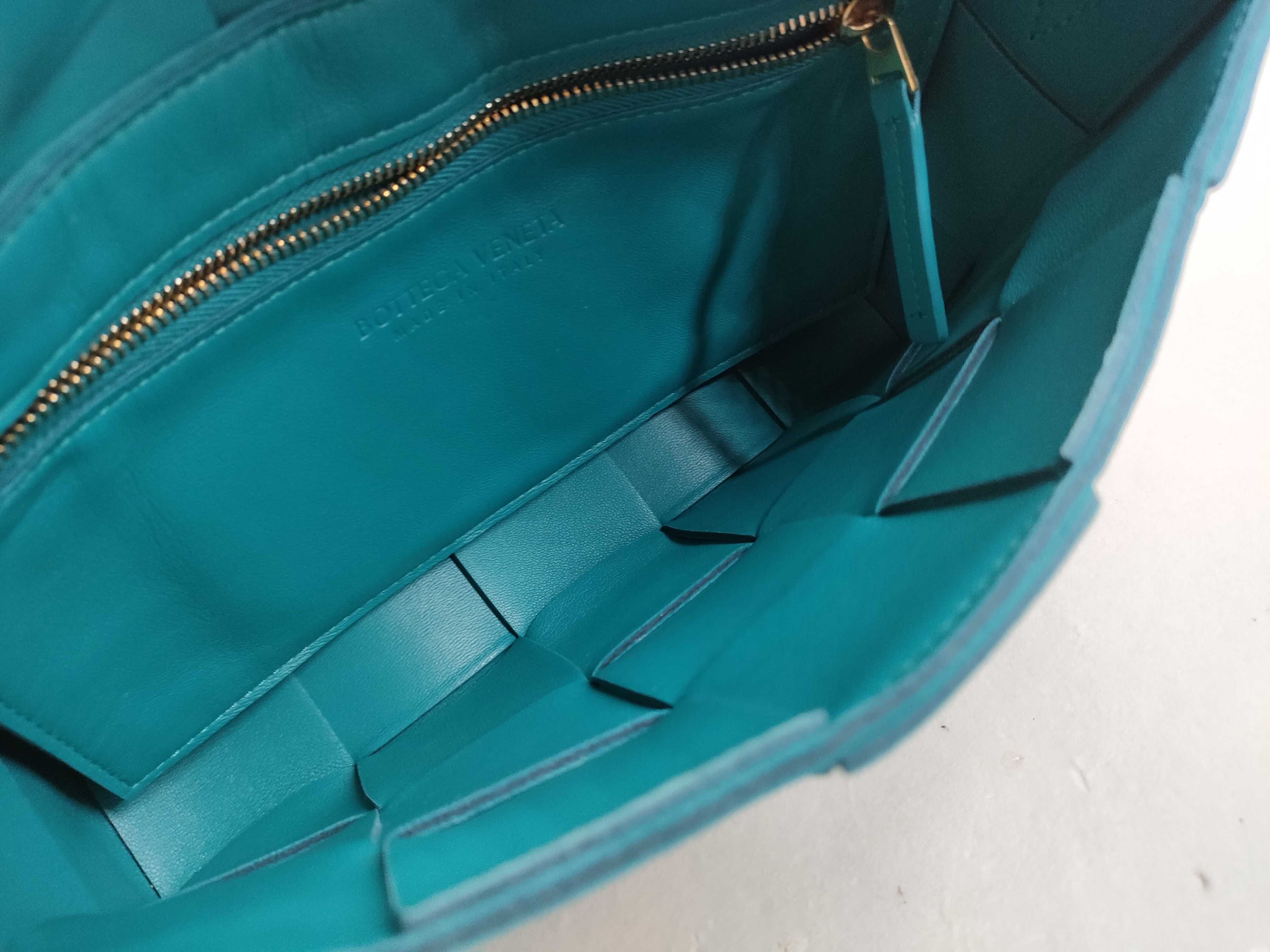 Intrecciato Cassette Shoulder Bag — view 10