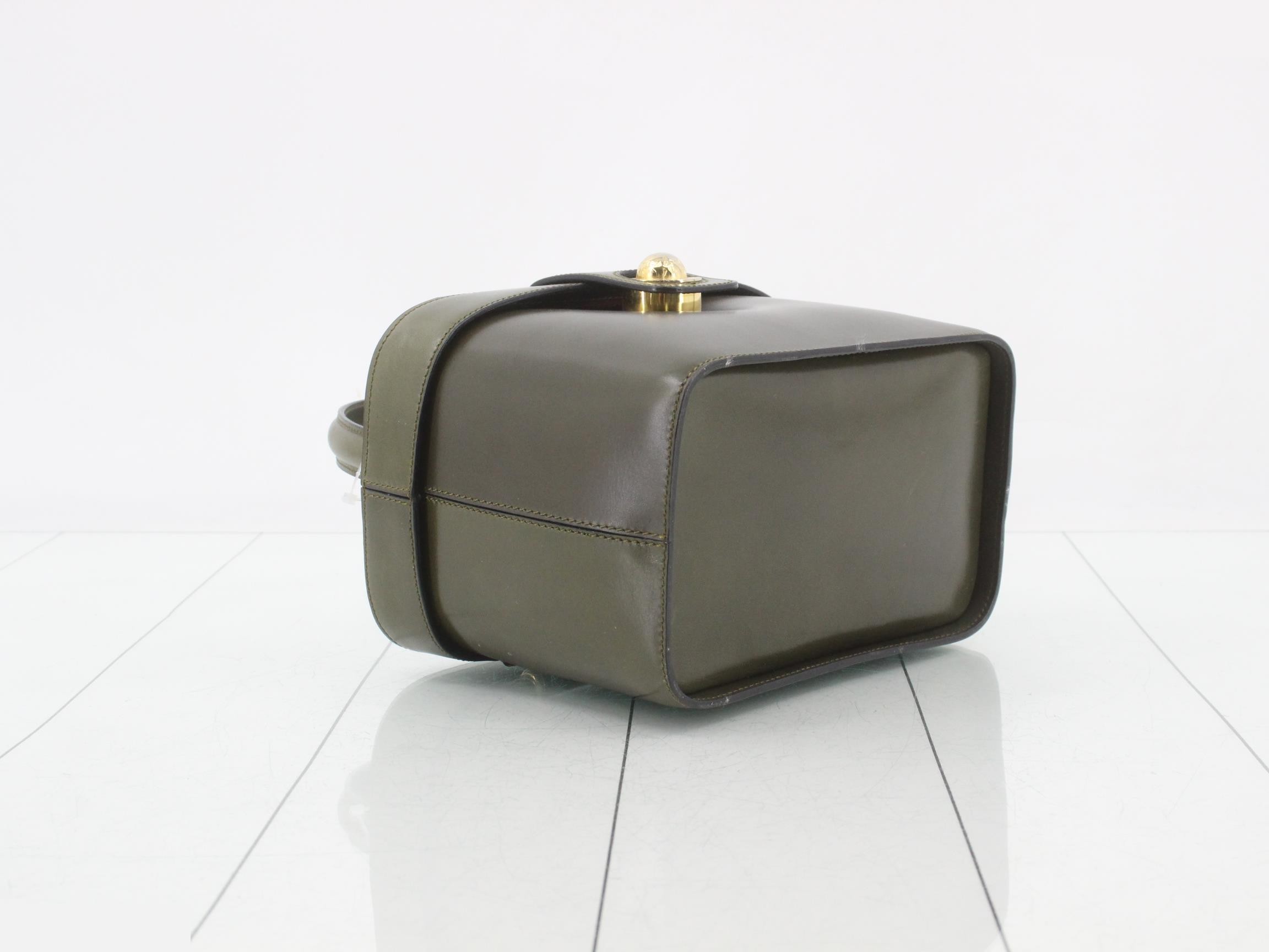 Vanity — view 5