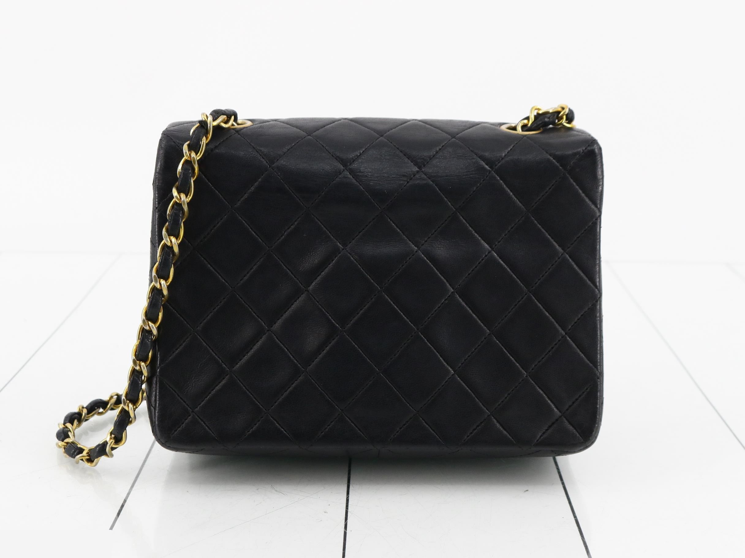 Matelassé (bag) - Gold chain shoulder bag - Black — view 2