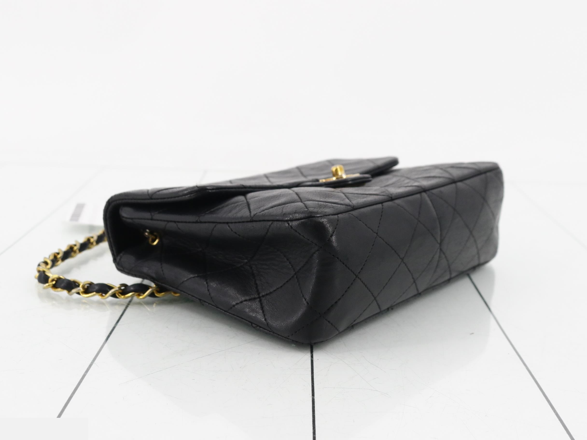 Matelassé (bag) - Gold chain shoulder bag - Black — view 5