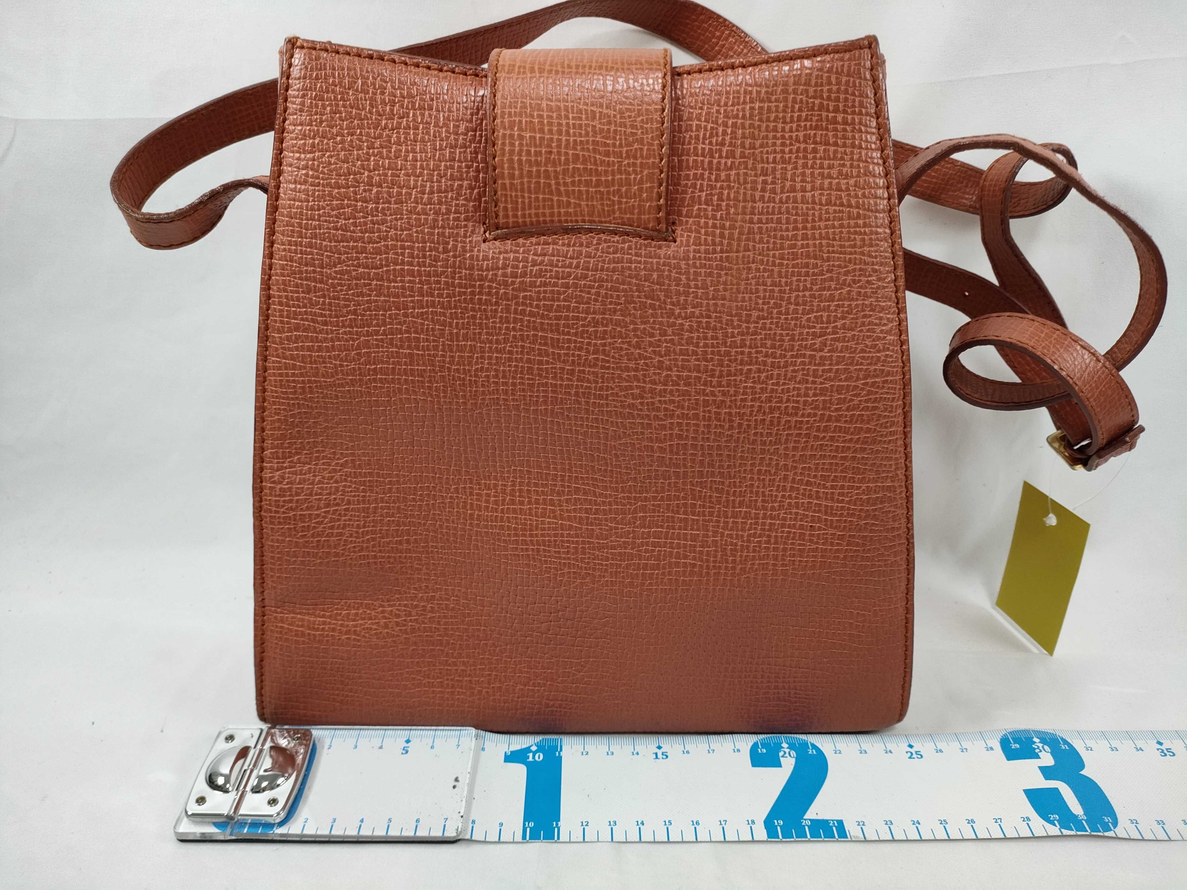 handbag, turnlock shoulder bag, shoulder bag — view 2