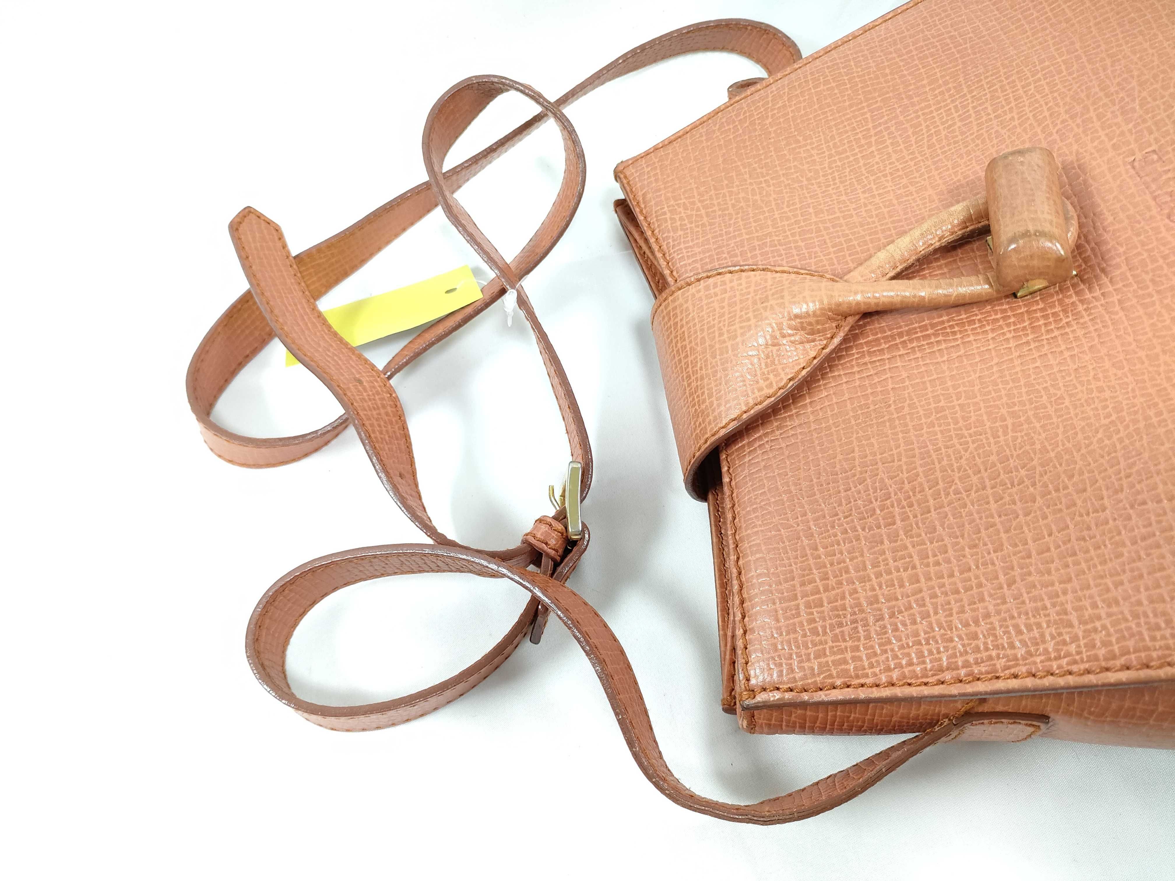 handbag, turnlock shoulder bag, shoulder bag — view 3