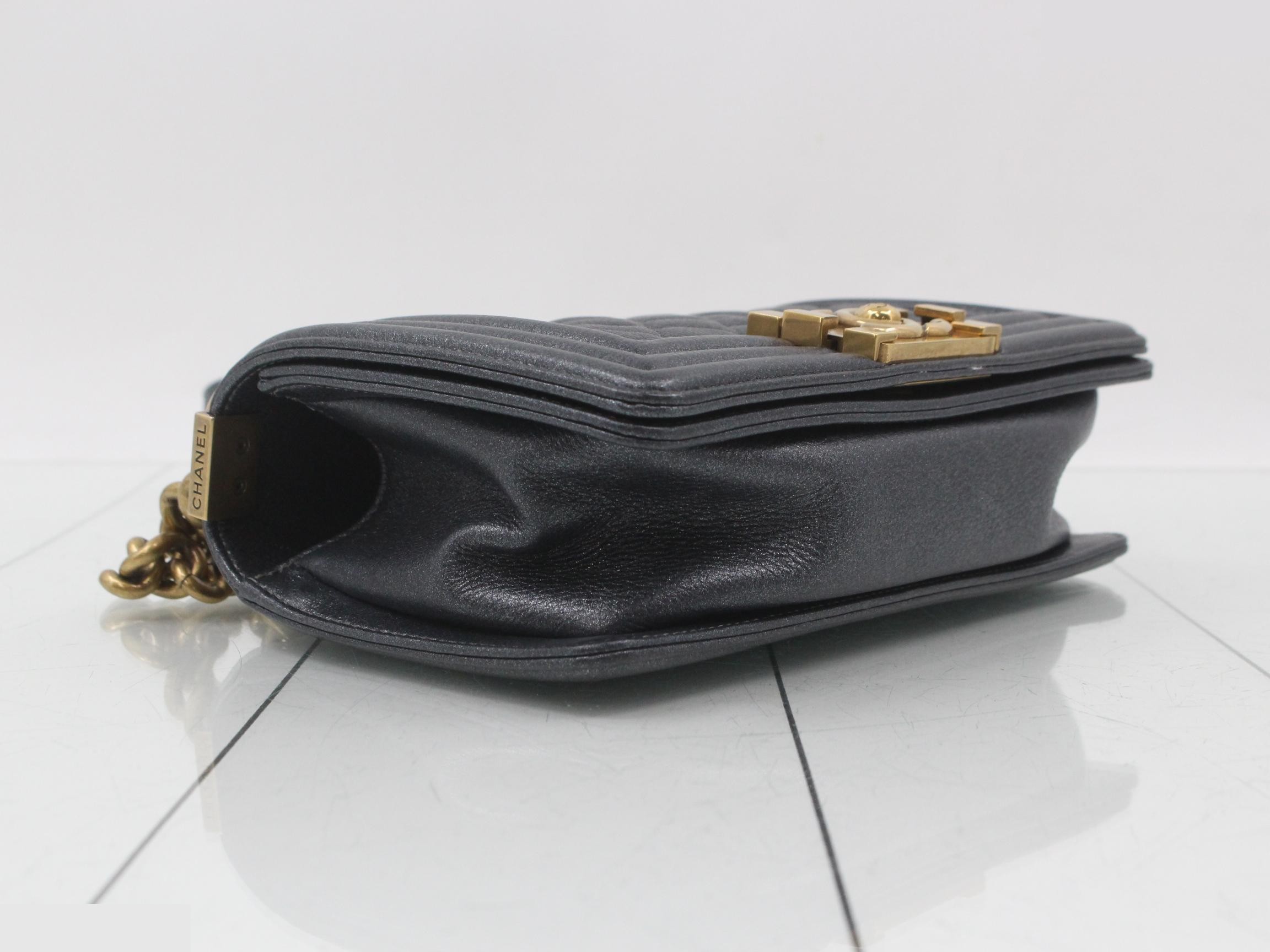 Boy Chanel 20 Leather Chain Shoulder Bag with Gold Hardware, Navy — view 5