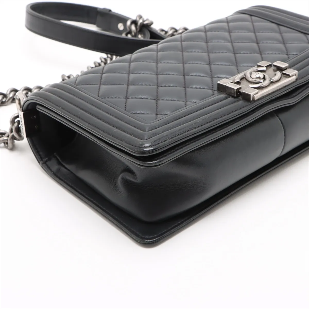 Boy Chanel 25 Lambskin Chain Shoulder Bag Black Gunmetal Hardware A67086 — view 4