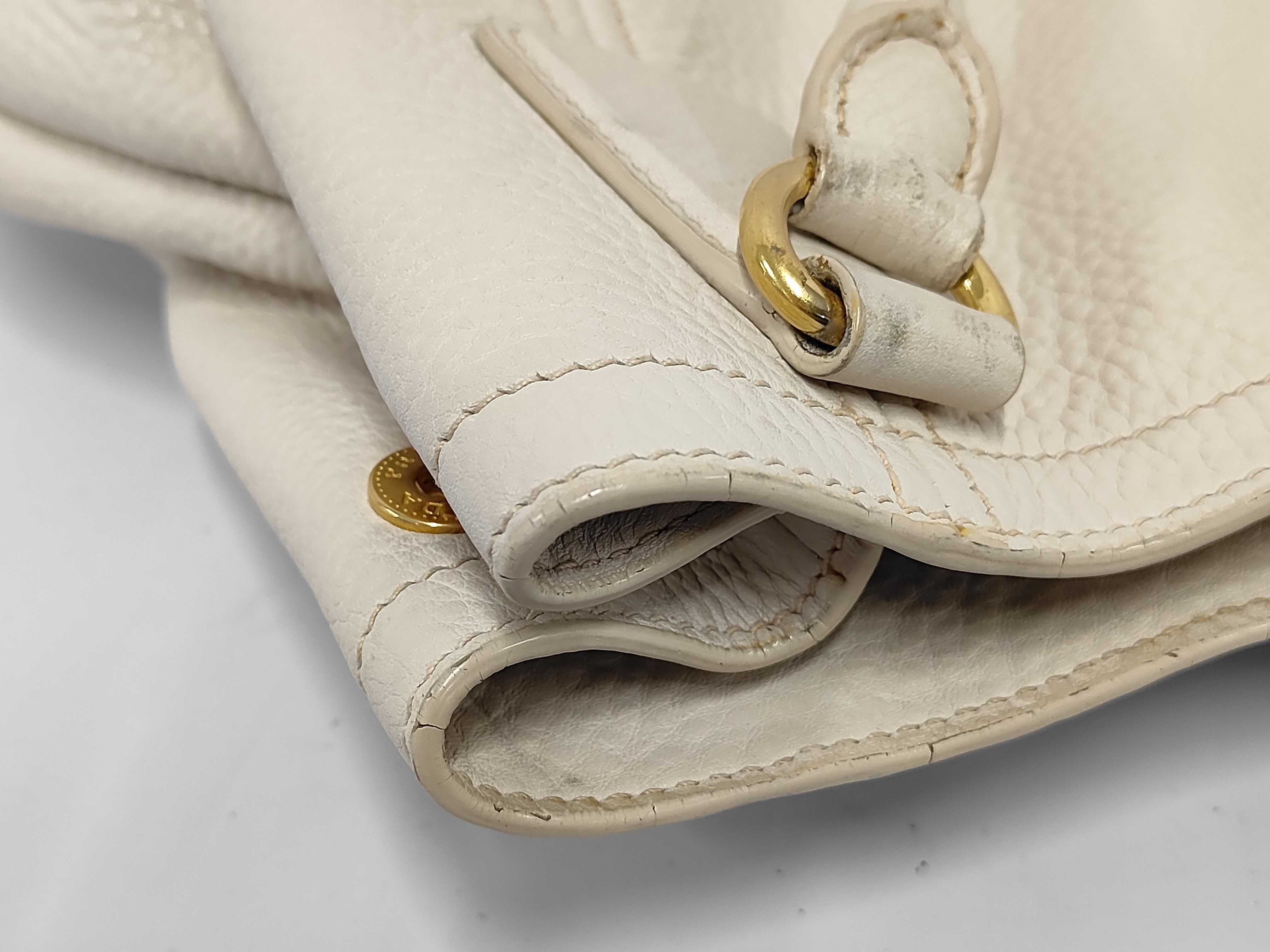Vitello Daino Leather Handbag — view 11