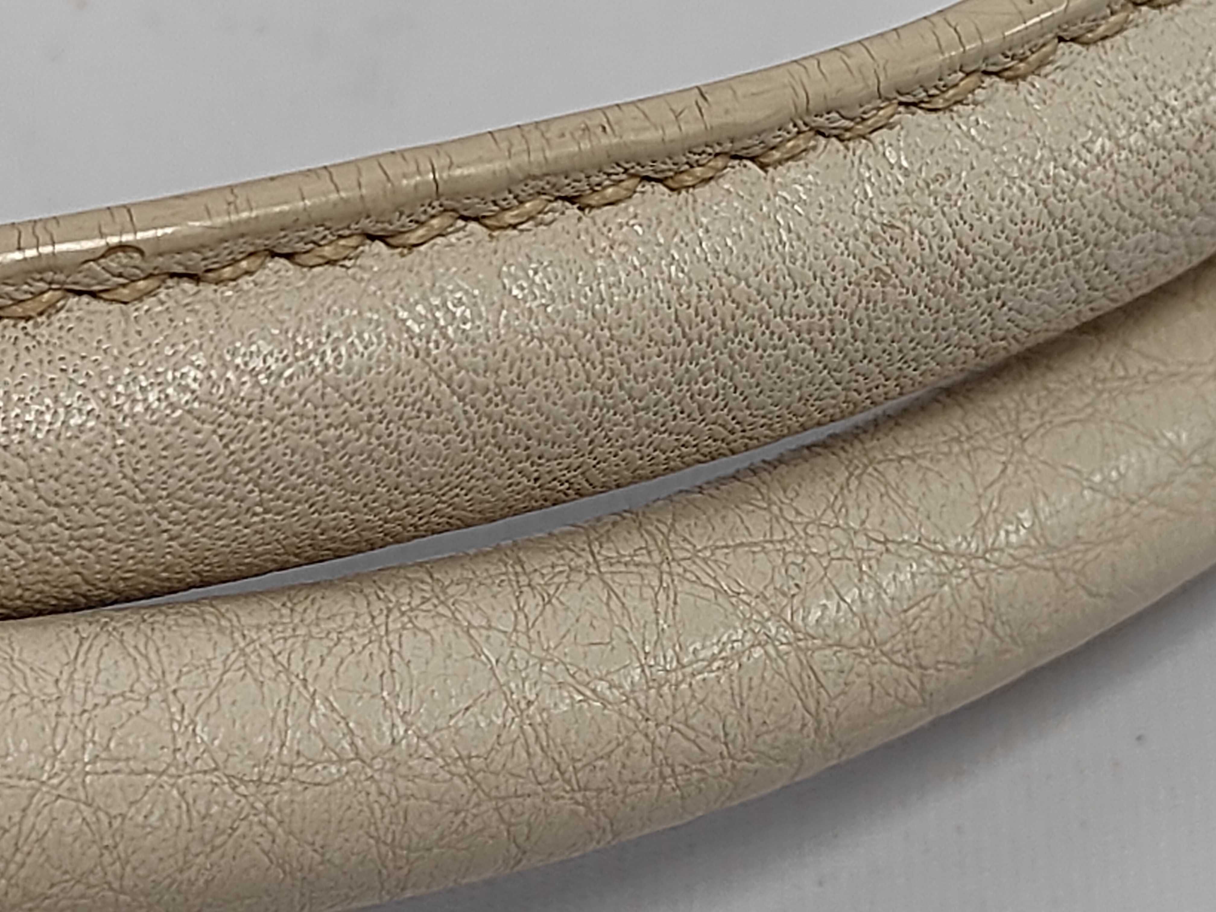Vitello Daino Leather Handbag — view 6