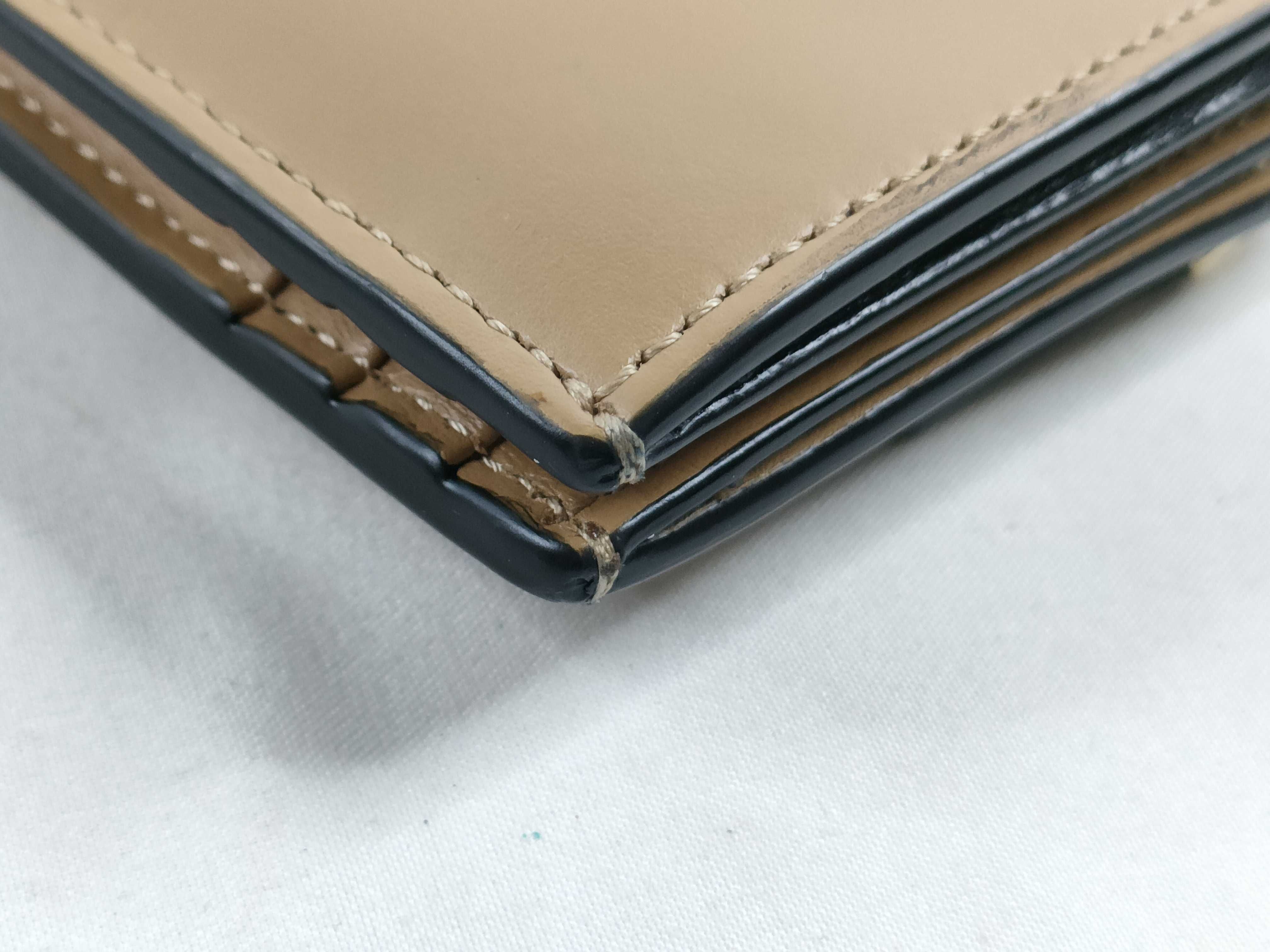 8M0468 Logo Bi-fold Wallet Leather Beige Wallet — view 4