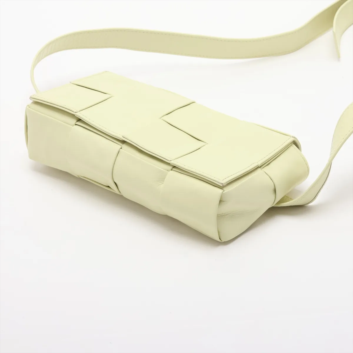 Maxi Intrecciato Cassette Leather Waist Pouch, Yellow — view 3