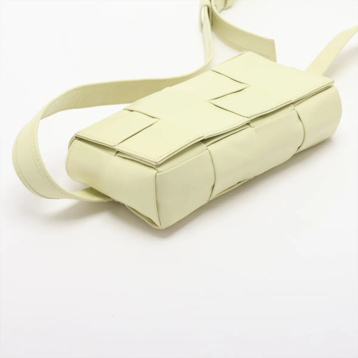 Maxi Intrecciato Cassette Leather Waist Pouch, Yellow — view 4