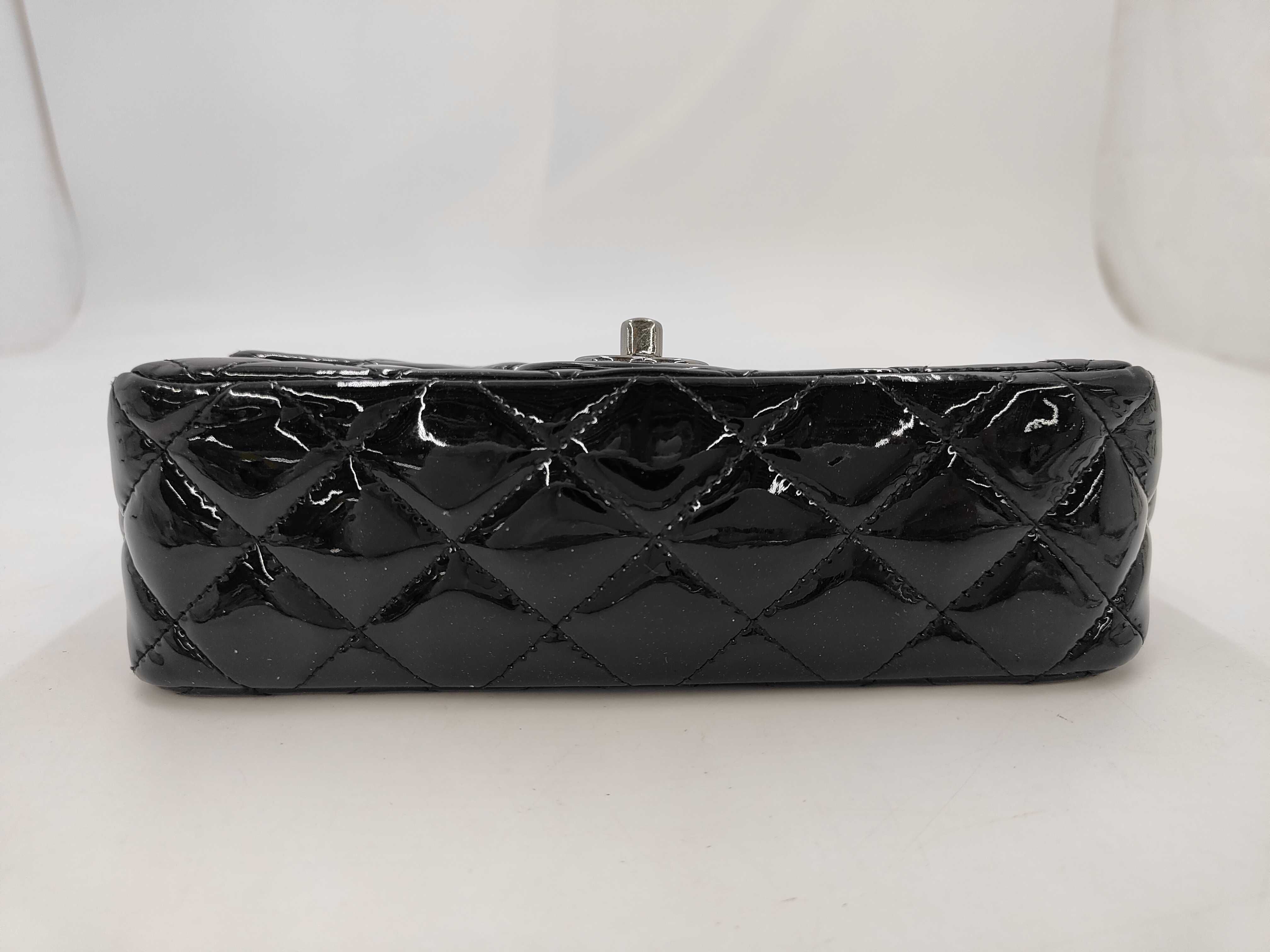 Matelasse patent leather classic flap chain shoulder bag No. 20 shoulder bag with sticker card — view 3