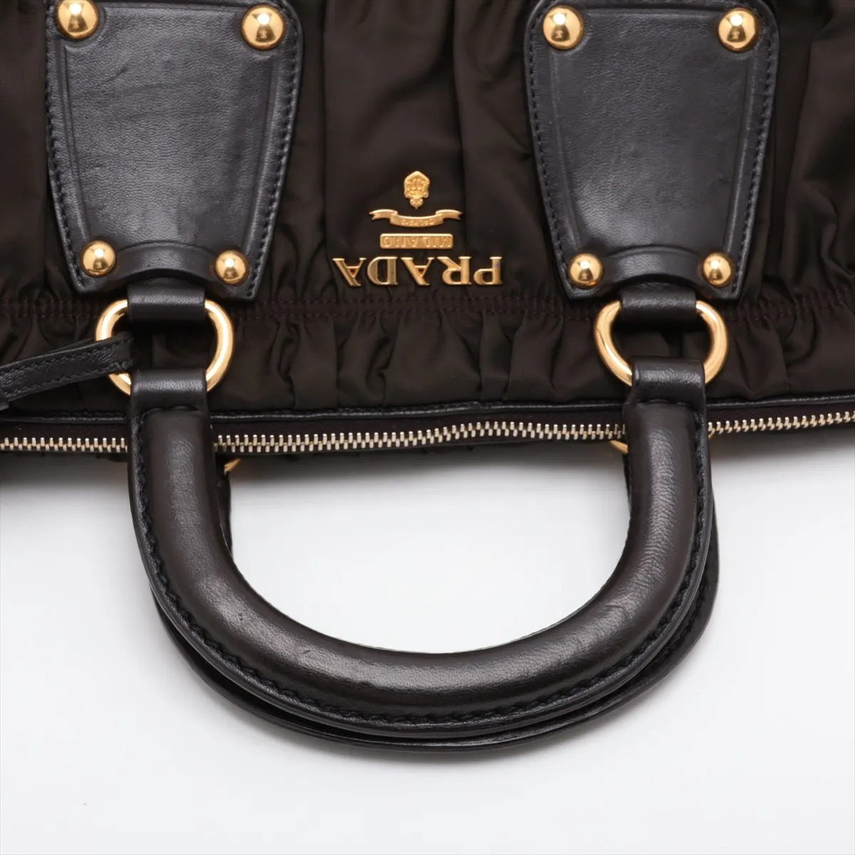 Gathered BN1935 Nylon x Leather 2-Way Handbag Khaki x Brown — view 5