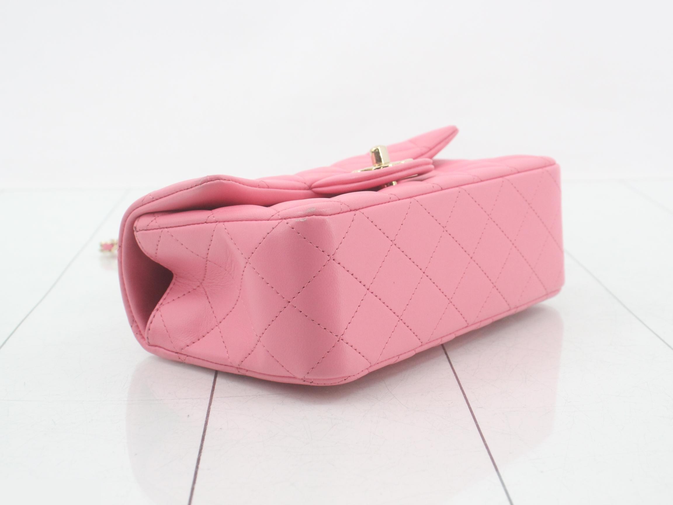 Matelassé Top Handle 2-Way Shoulder Bag Plate — view 5