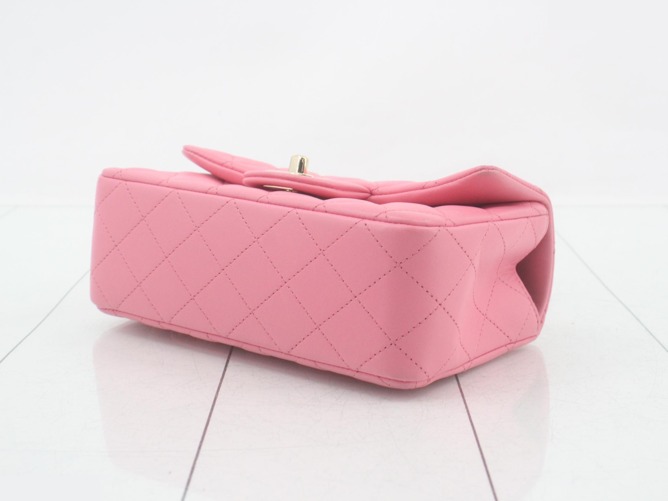 Matelassé Top Handle 2-Way Shoulder Bag Plate — view 6