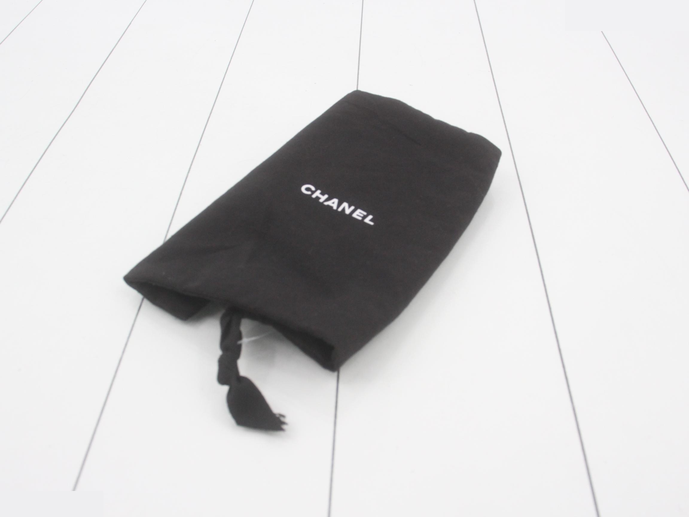 Matelassé Lambskin Heart-Shaped Chain Shoulder Bag — view 5