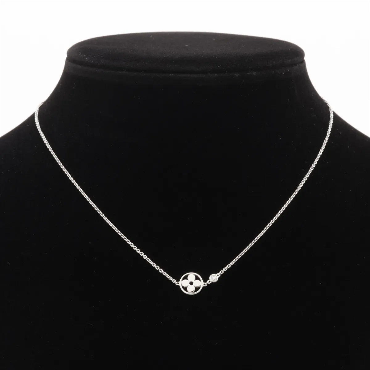 Monogram Idylle Pendant Necklace with Diamonds, 750 (WG), 4.5g, 374481 Q93279 (One letter difference on guarantee card) — view 5