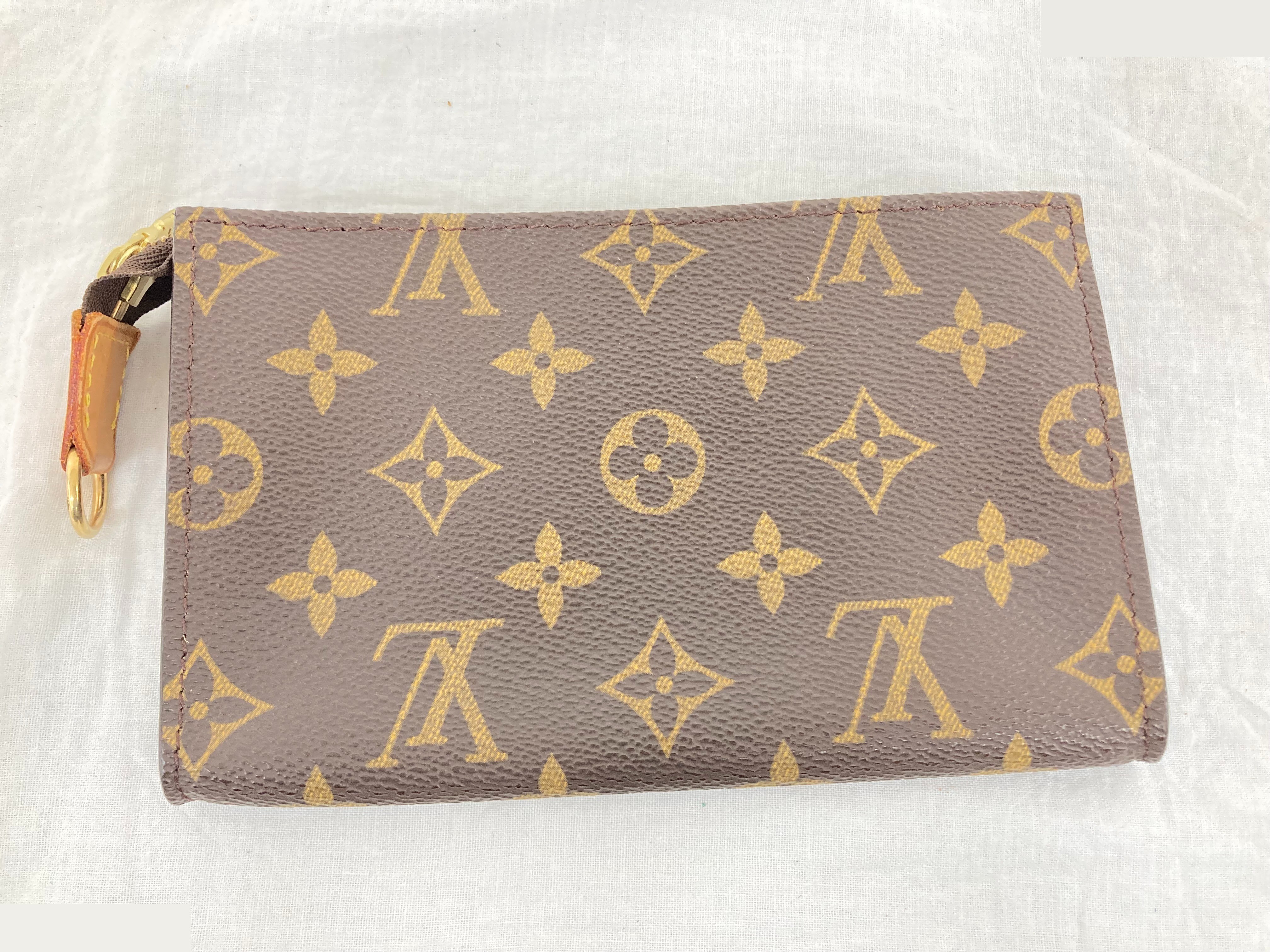 included pouch — view 2