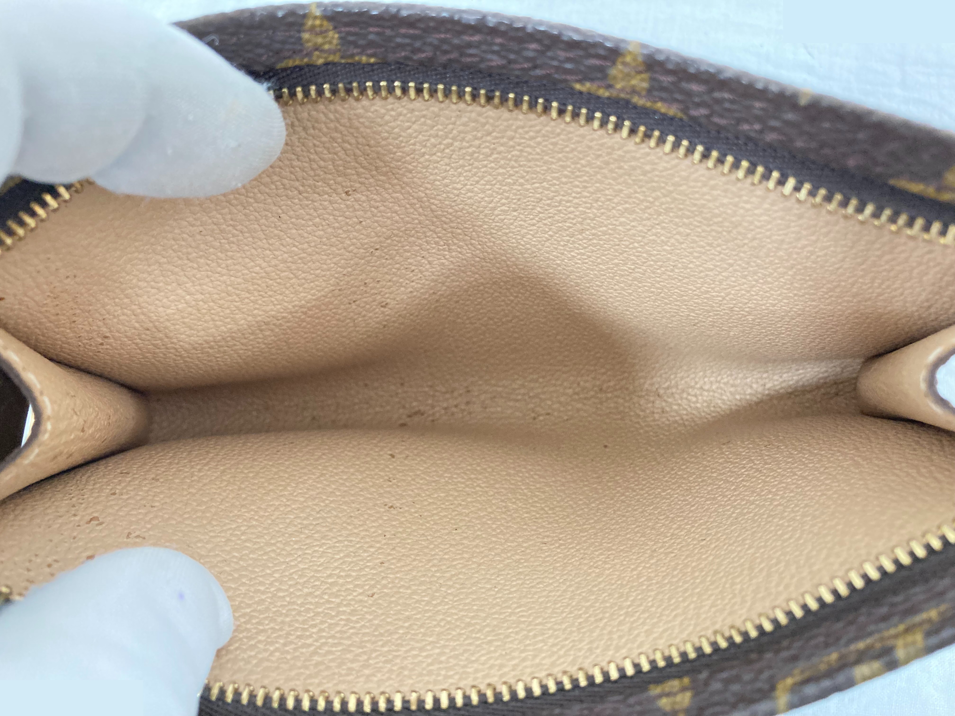 included pouch — view 5