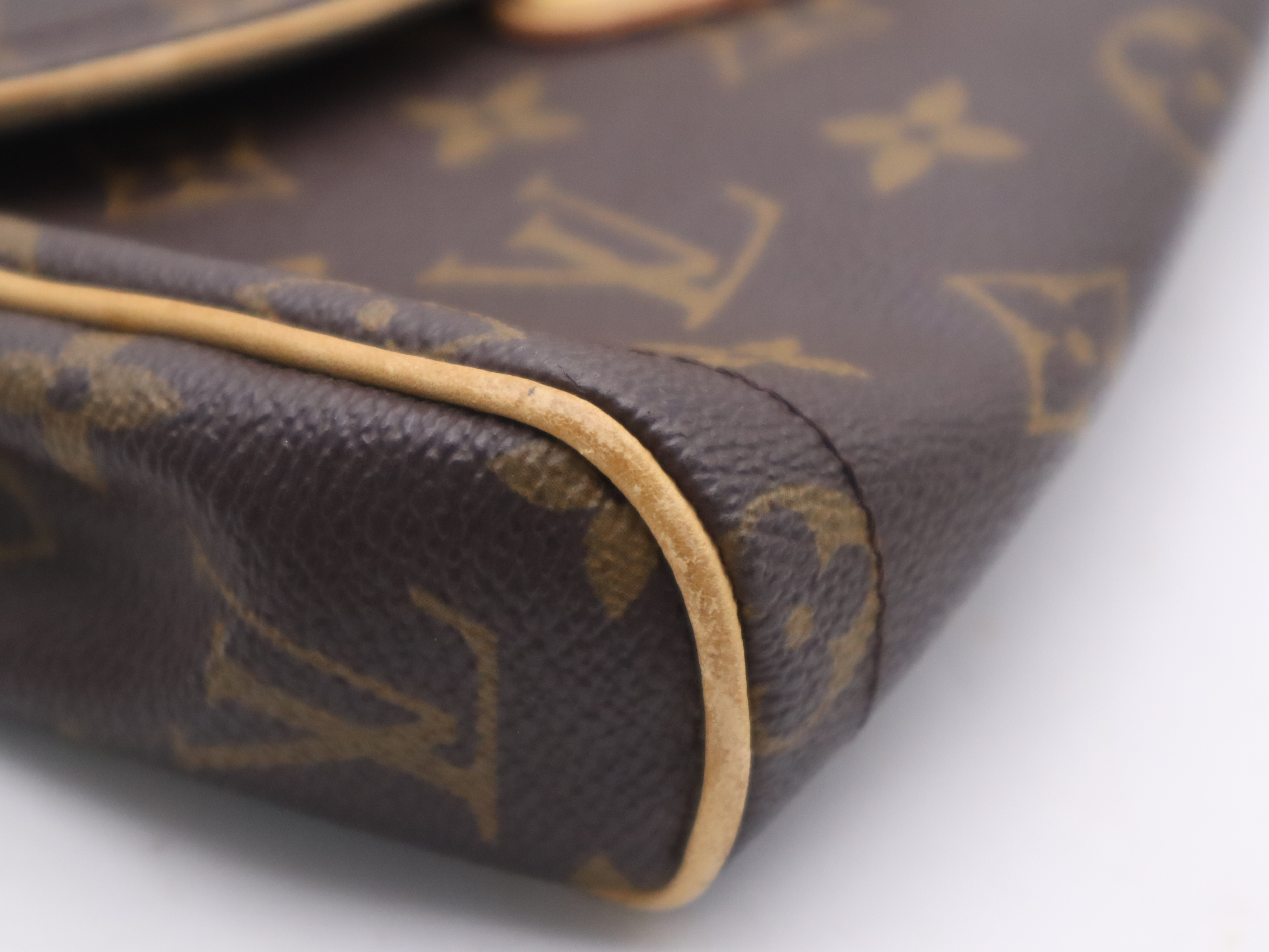 M40122 Monogram Pochette Beverly Handbag — view 10
