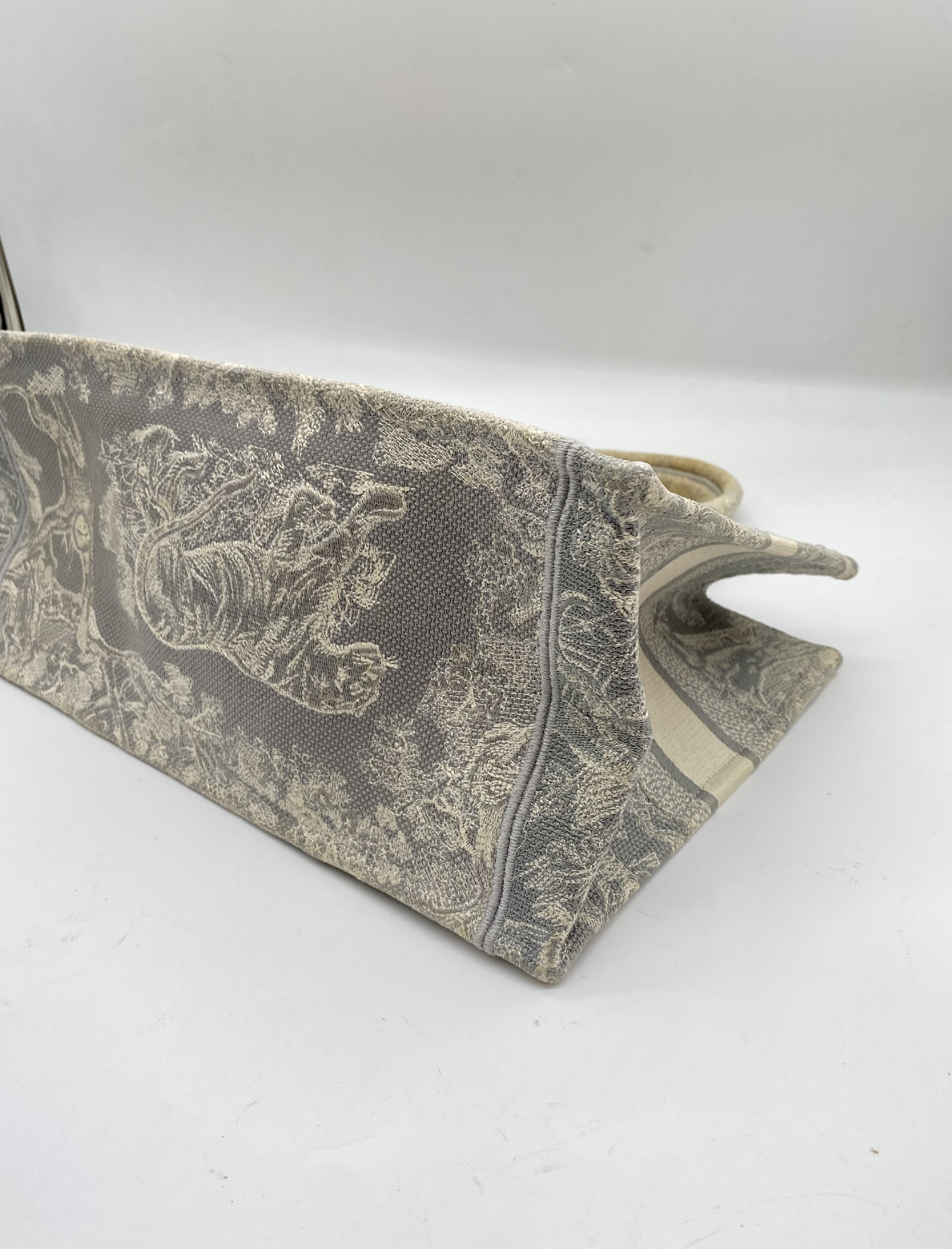 Book Tote Medium (IC chip detected) Tote bag — view 3