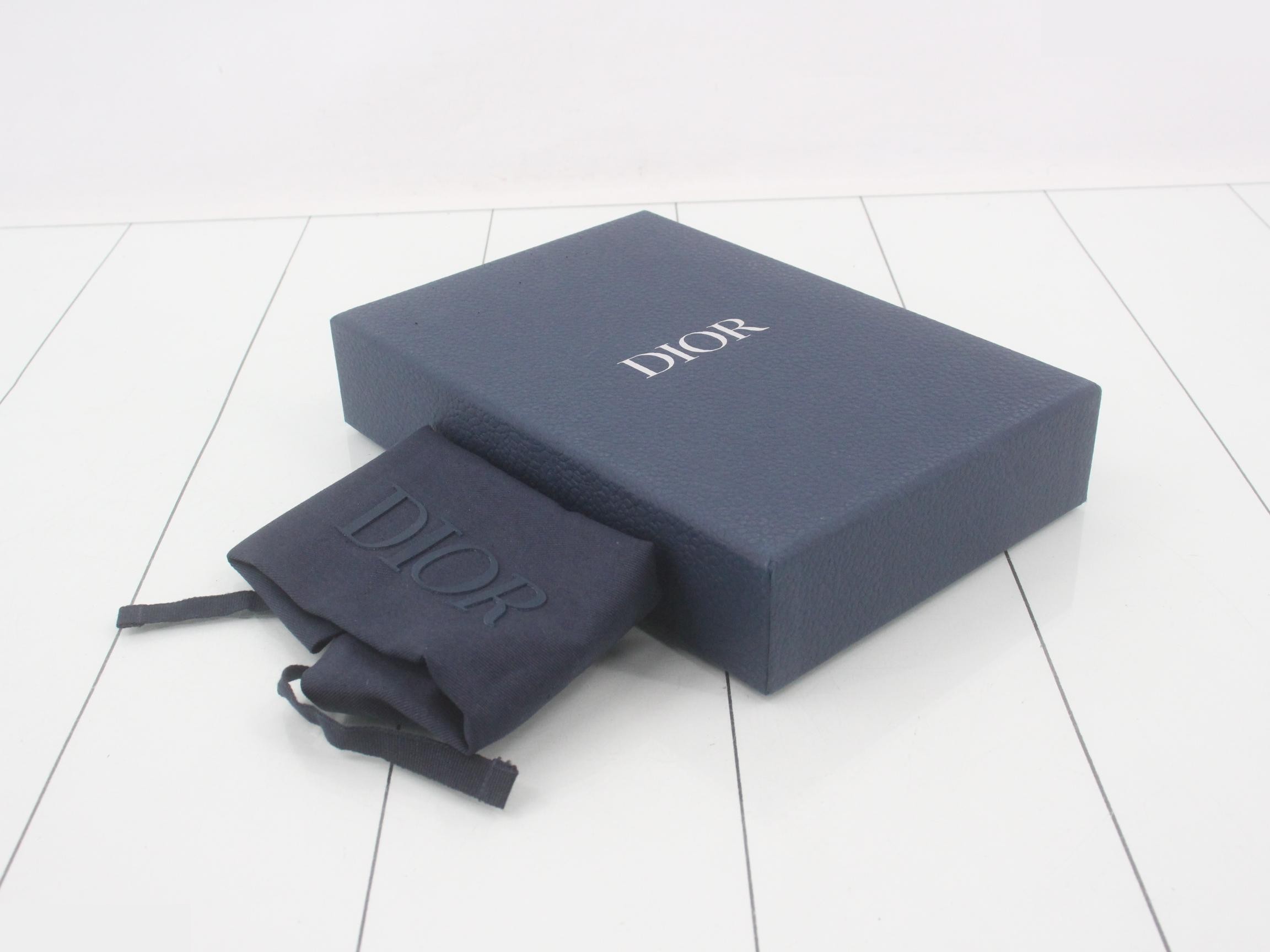 Diamond Round Zip - Unused — view 5