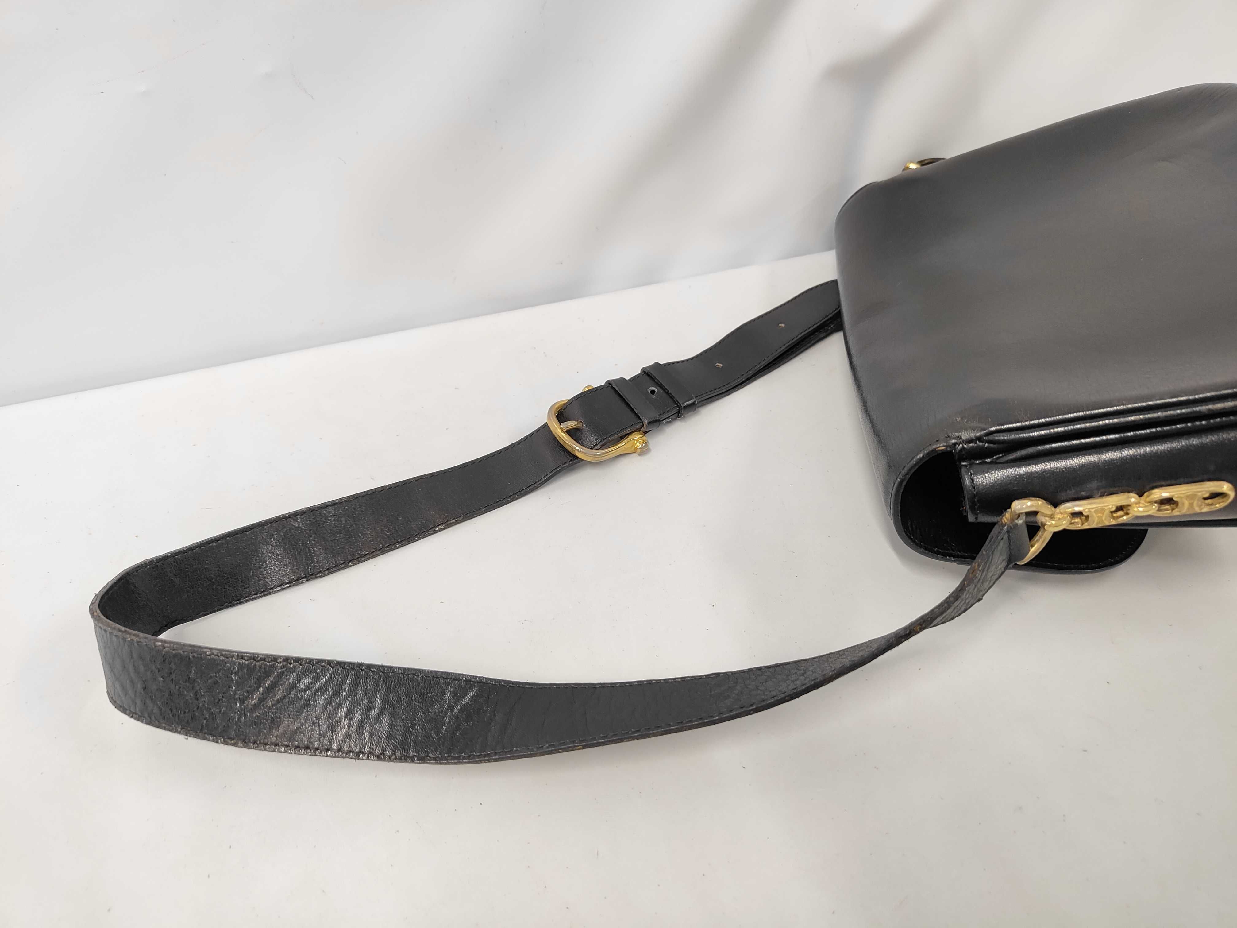 Triomphe Hardware Shoulder Bag Leather Shoulder Bag — view 5