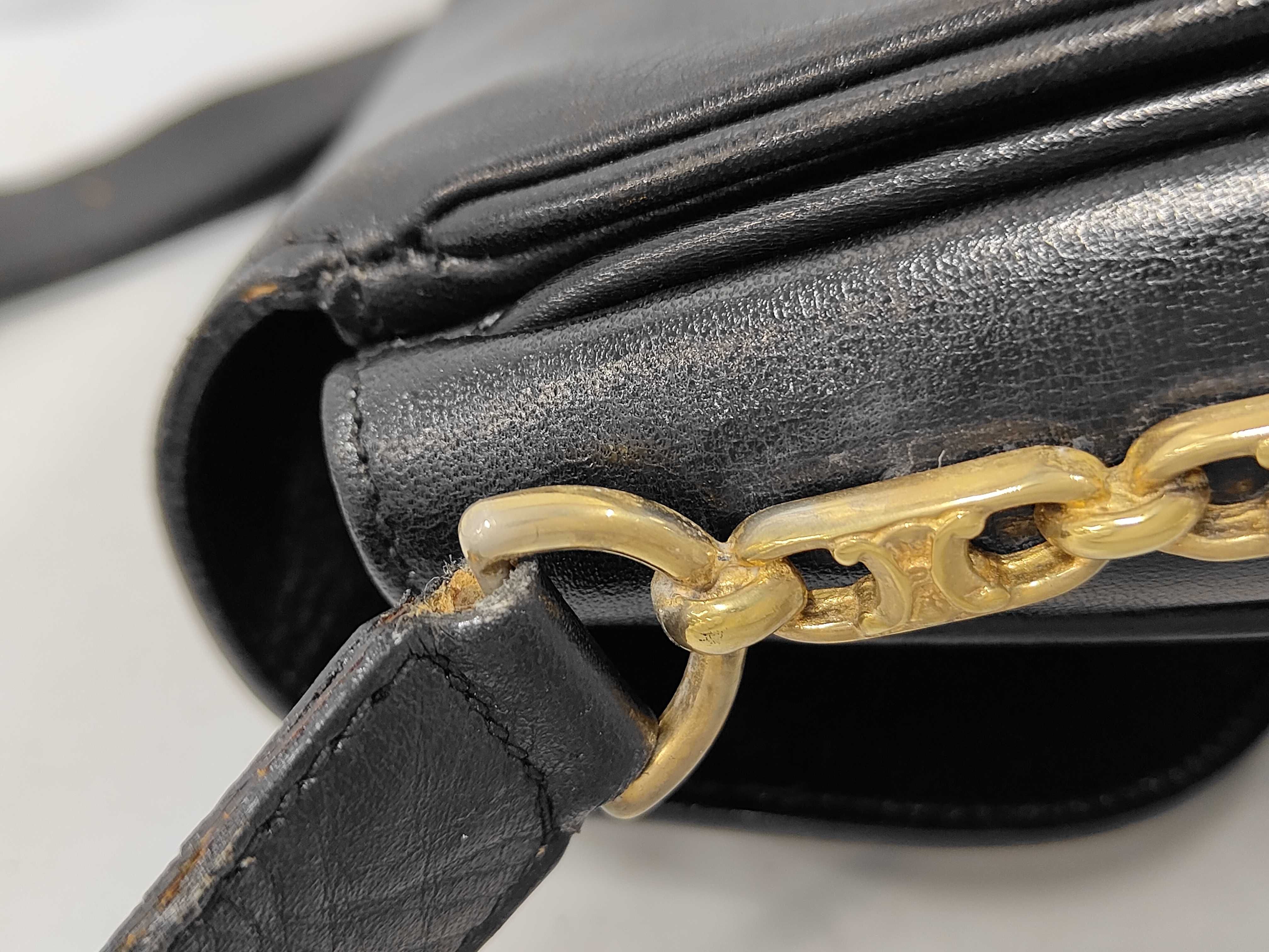 Triomphe Hardware Shoulder Bag Leather Shoulder Bag — view 6