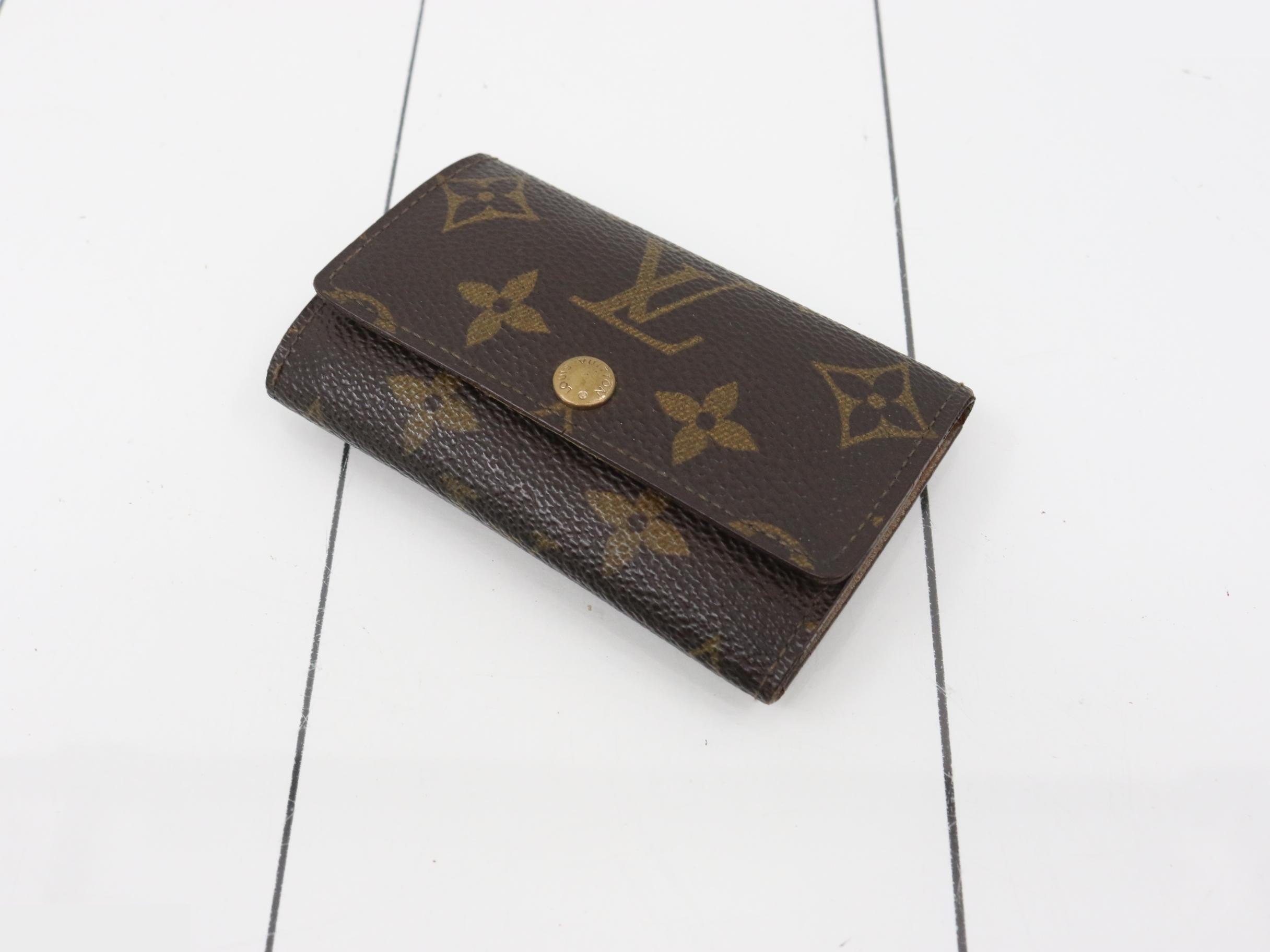1 wallet, 1 key case, Monogram — view 3