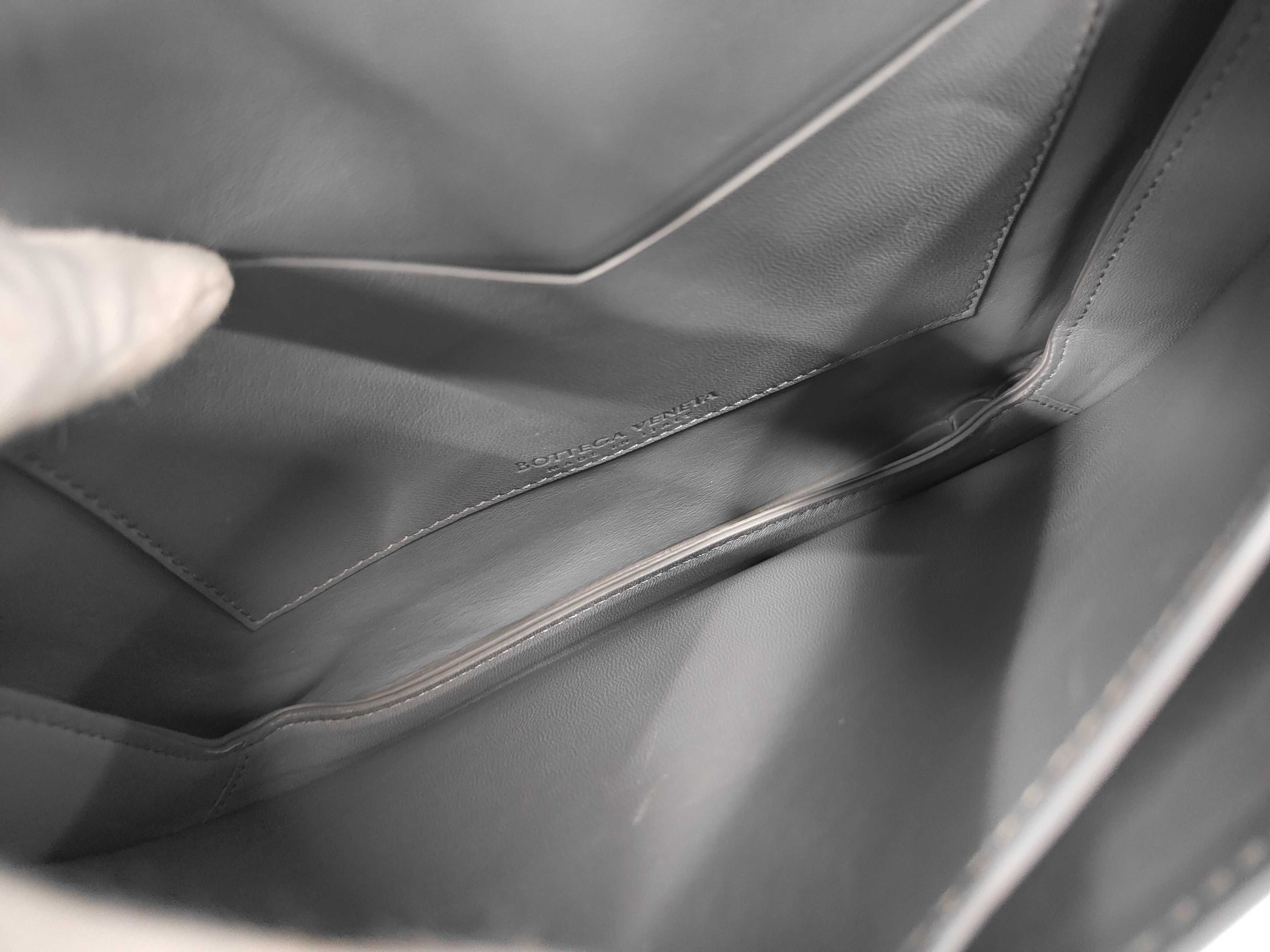 Mount Chain Shoulder Bag, Gray — view 10