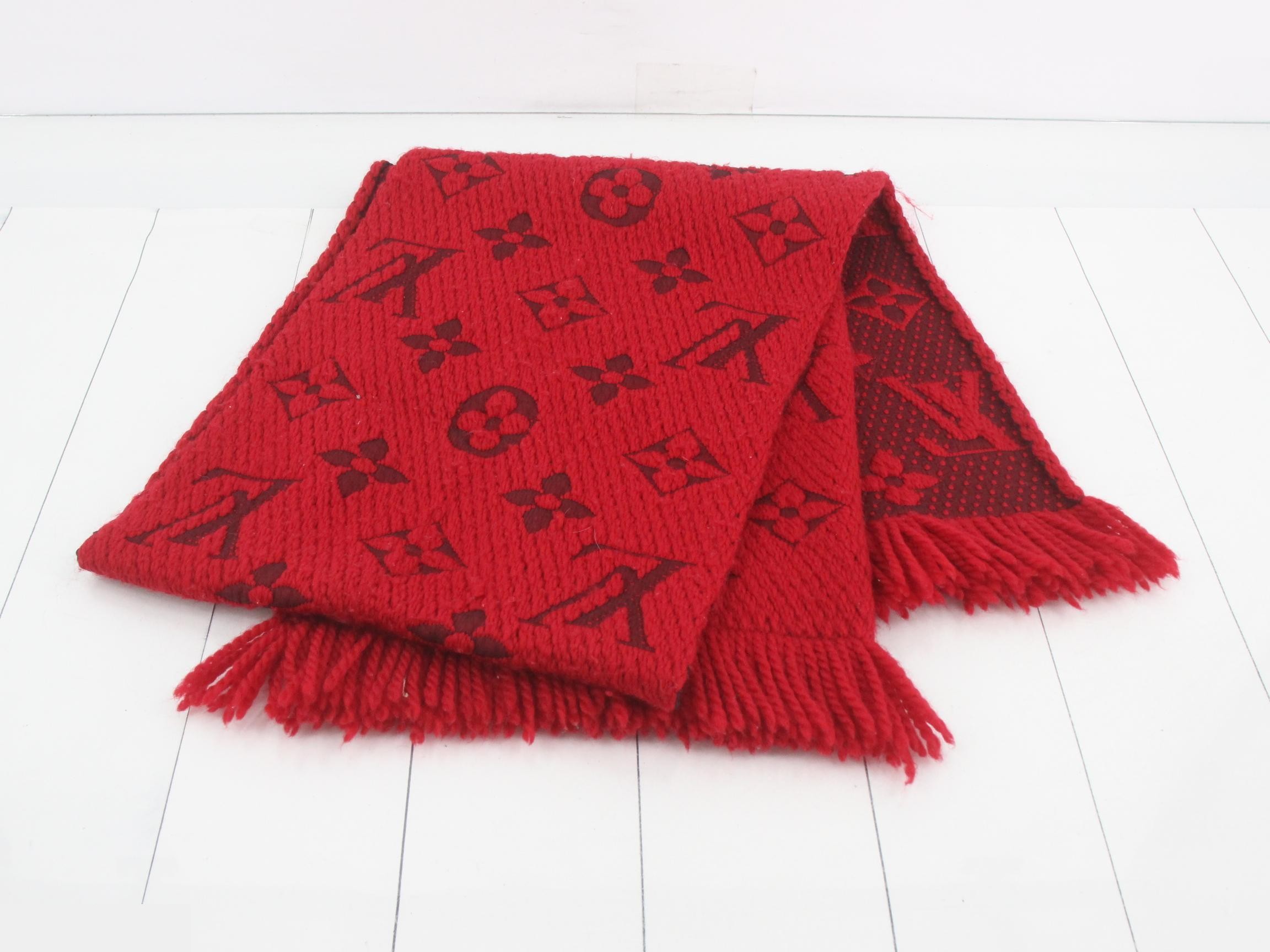 Monogram Echarpe Logo Mania, with tag, red. — view 3