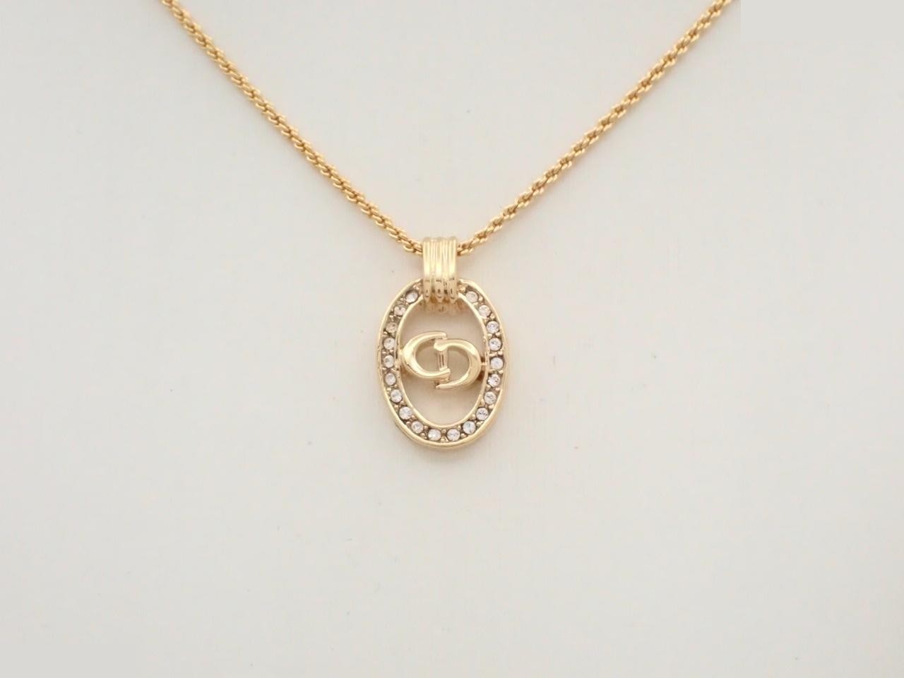 Other lines: Precious metals, necklaces, pendants, chain approximately 43cm
